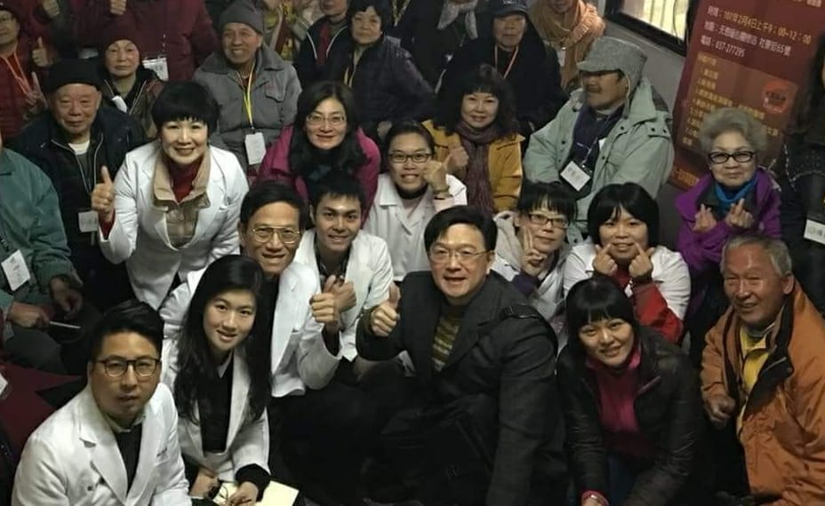 天恩診所 - 新年恭喜 天恩團隊 祝福大家 十犬十美 健康幸福 2/16~2/18（初一~初三）休診 2/19... | Facebook