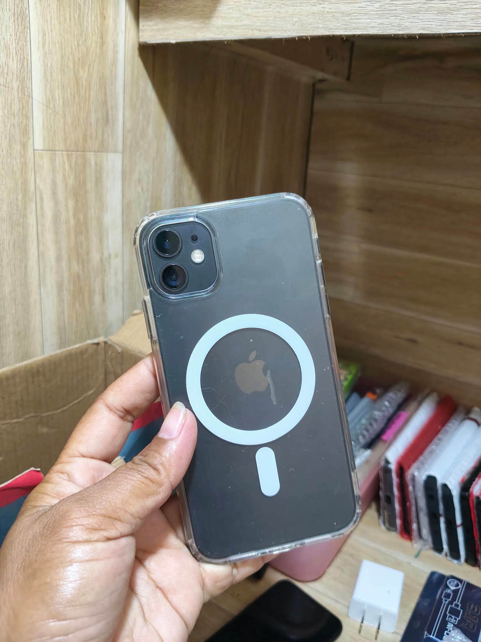 iPhone 11 128gb with truetone and face id