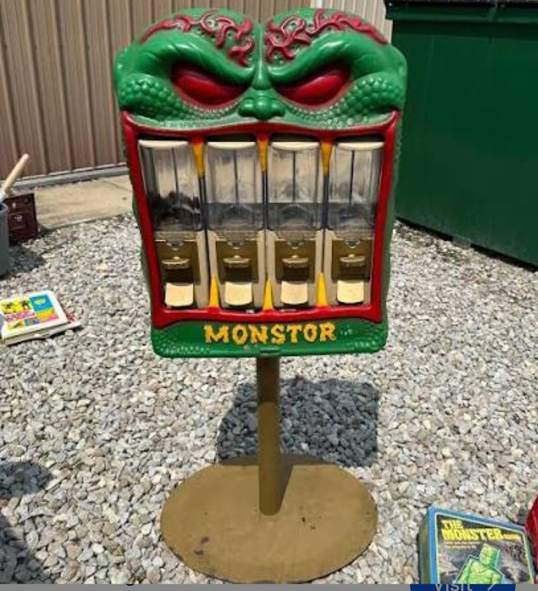 Managed to pickup this 1988 Monstor Vending Machine!