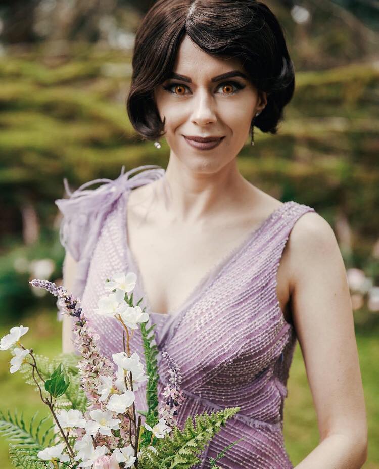 alice cullen bridesmaid dress Today's a big day: our is getting married, and members of our Twilight family made the trip to be in attendance! Join us in wishing Vee Elle as Alice Cullen Hawaiian Attire for Women:
