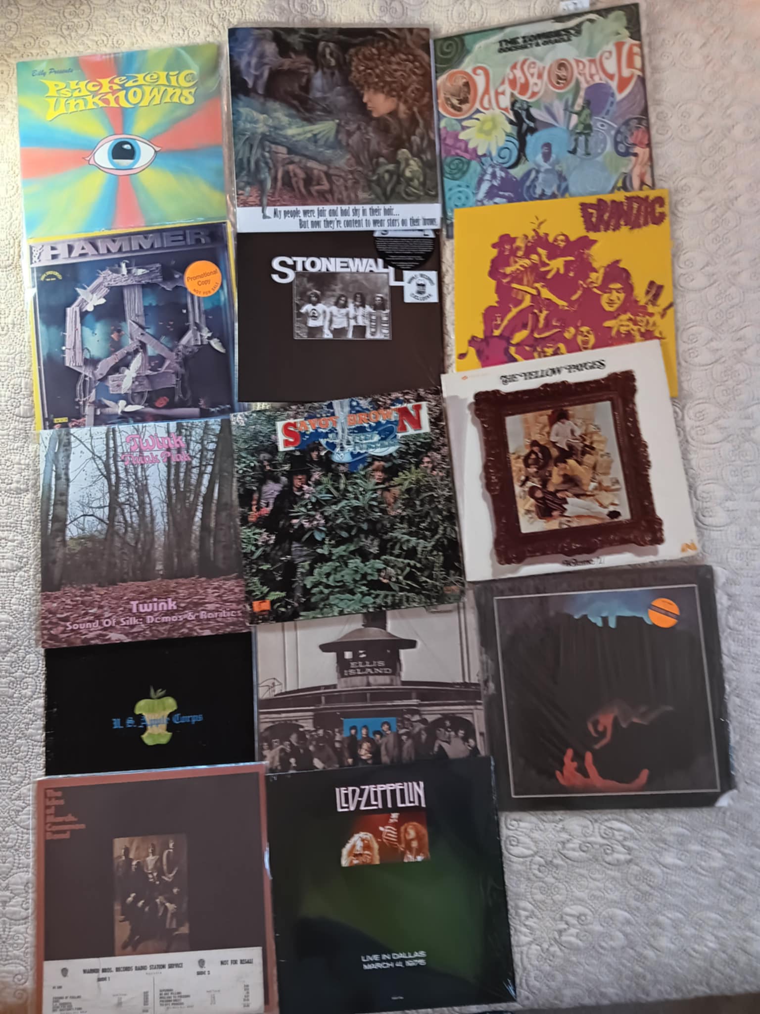 Live radio show featuring vinyl and psych music