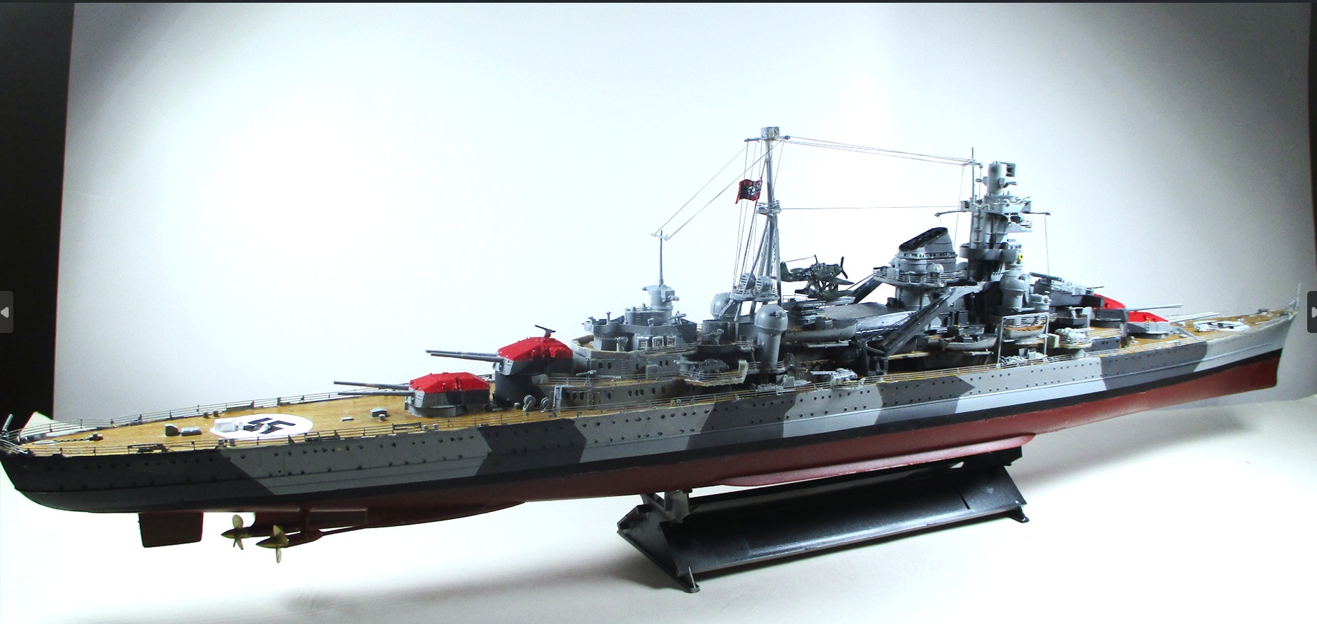 Trumpeter 1/700e CROISEUR DE BATAILLE ALLEMAND ADMIRAL HIPPER 1941