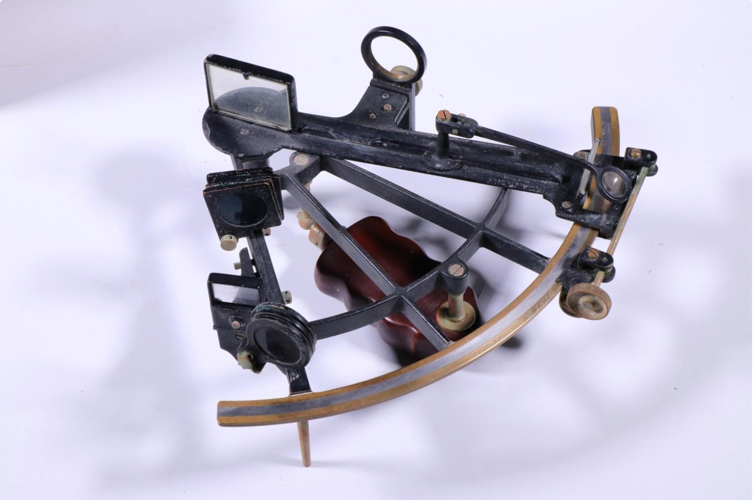 Authentic 1943 WWII U.S. Navy BuNav Mark II sextant manufactured