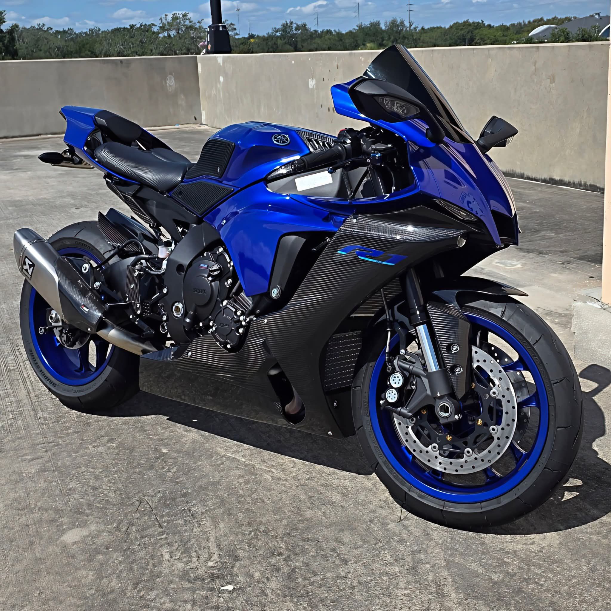 Motul 10w50 vs 10w40 in hot climates?