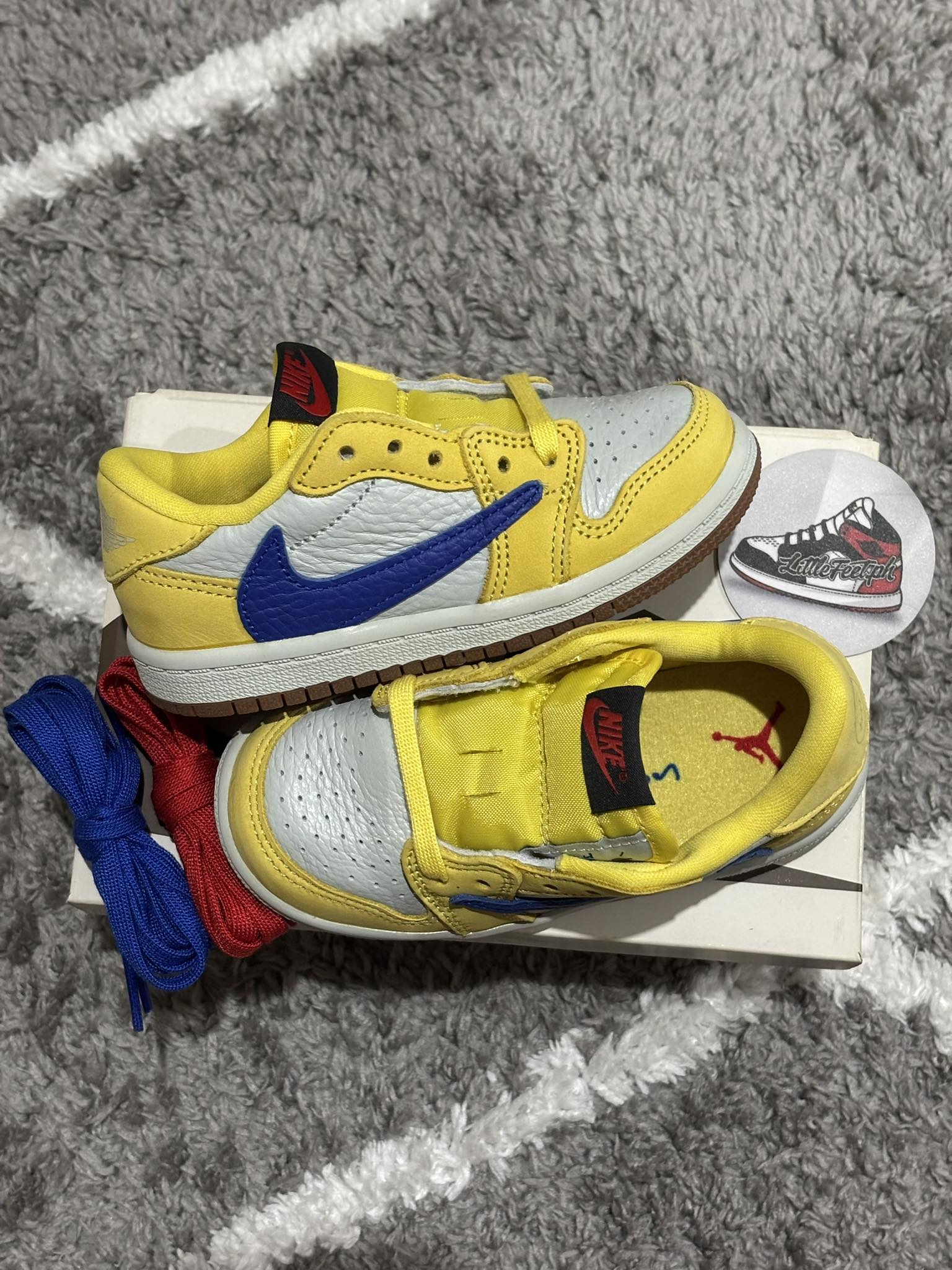 Travis Scott x Nike pink sneaker for sale in Manila, Metro Manila