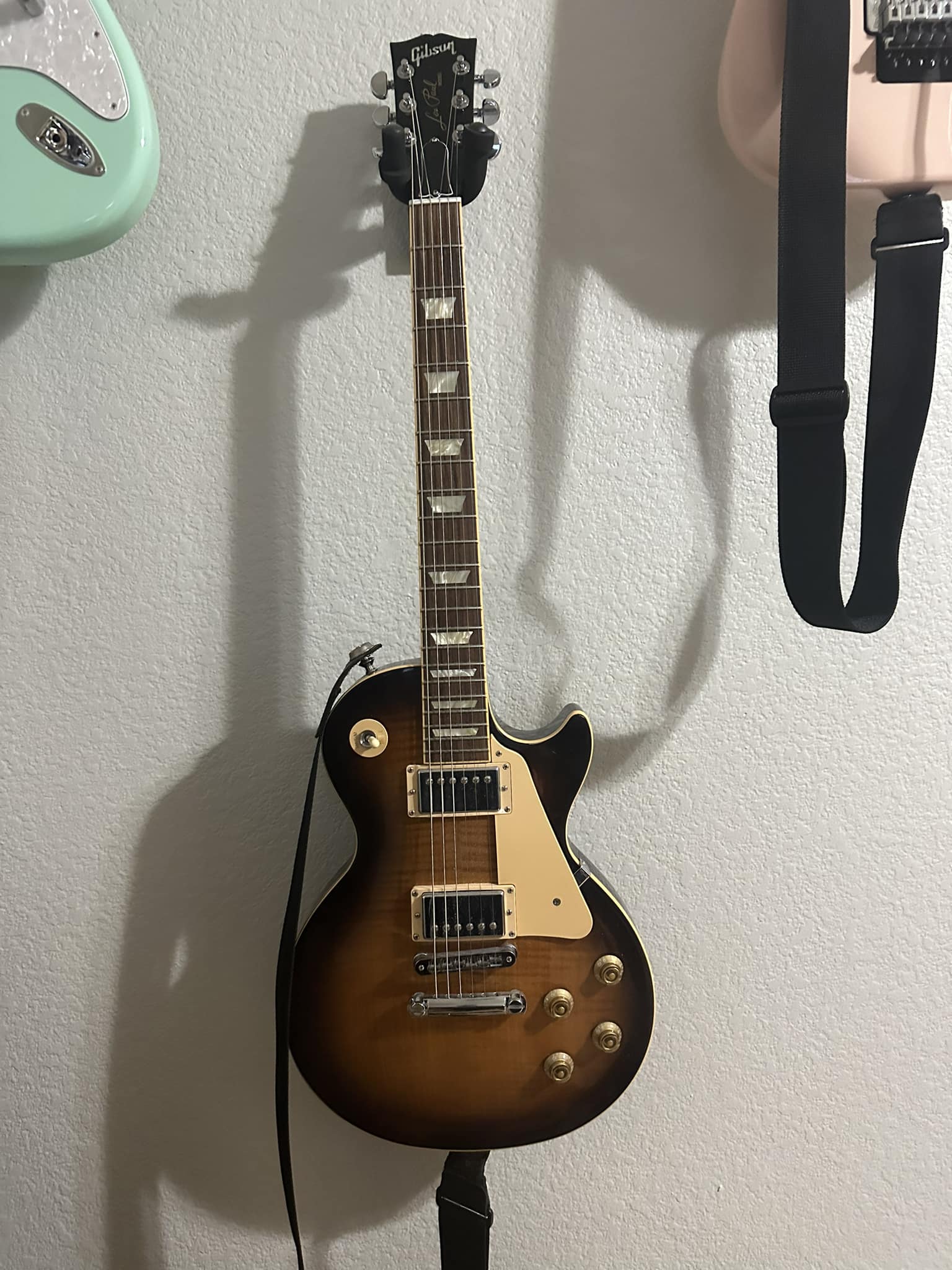 What's the difference between Gibson Les Paul 60's Standard and
