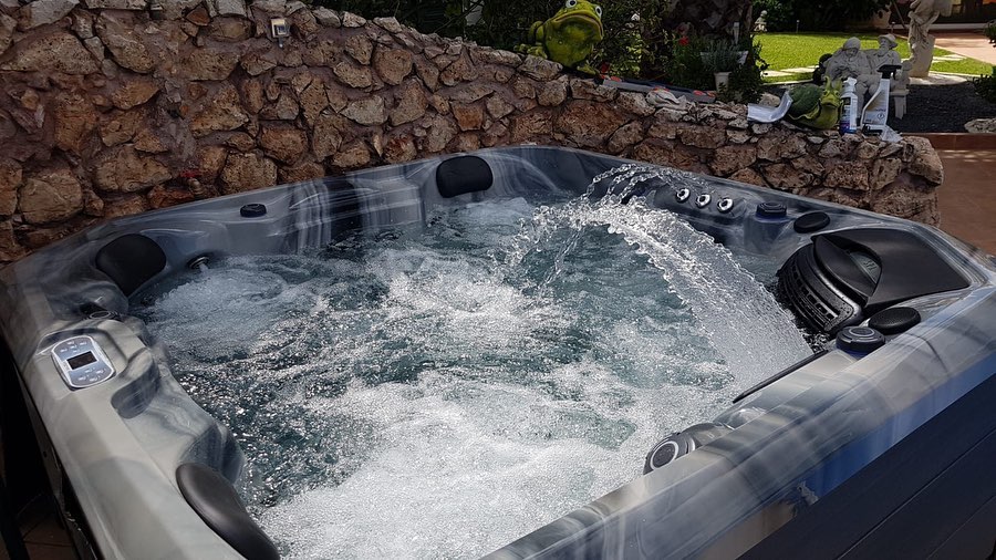 Platinum Spas - The ideal size for a bit of family time... | Facebook