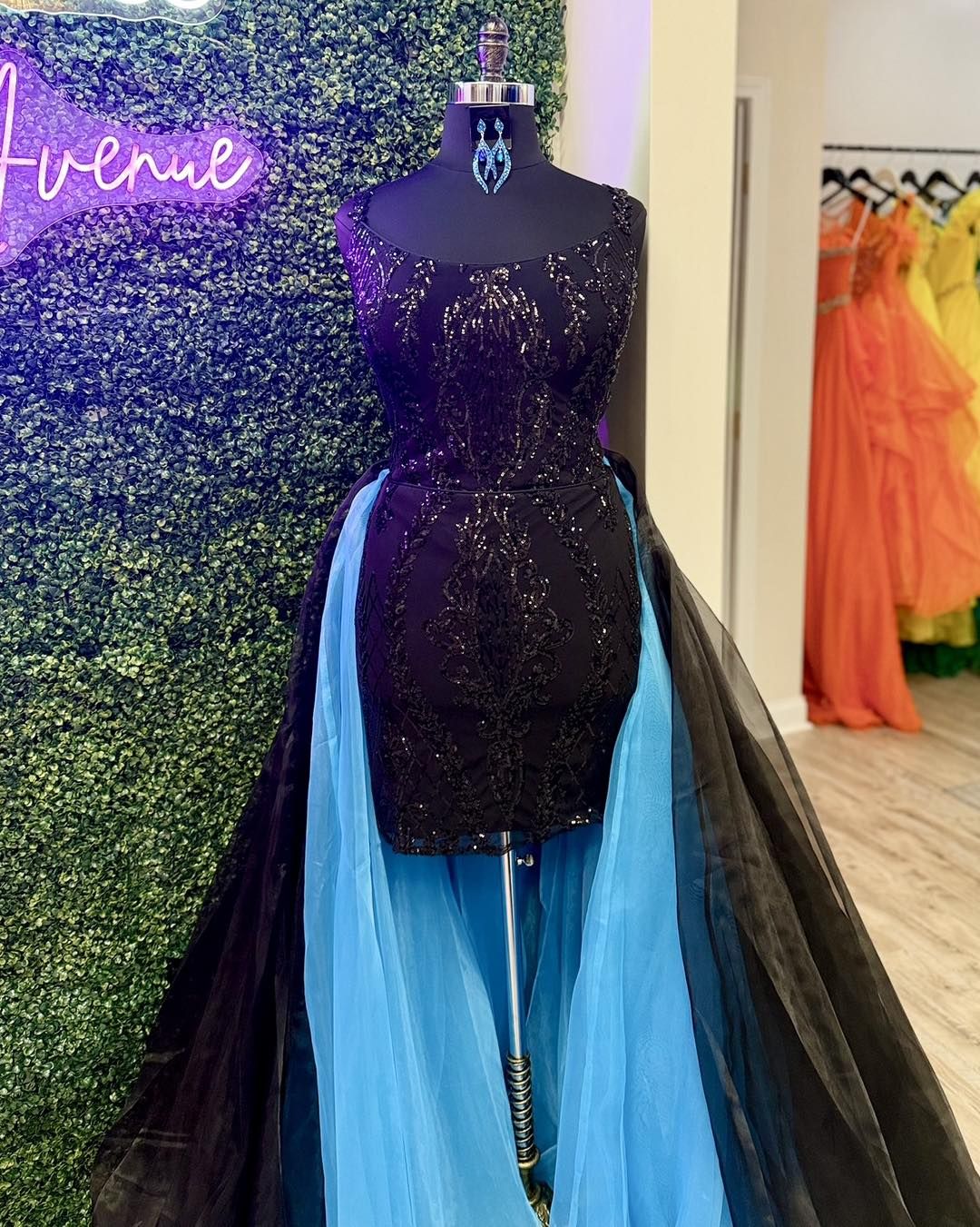 elsa in purple dress Frozen 2 Act 1 Costume Elsa Holiday Outfit – CoserZ Material:75% Polyester 12% Acrylic 6% Viscose 3% Cotton 3% Wool 2% Nylon perfect for any Frozen Fabric:COTTON BLEND Pink Cathedral Wedding Dress