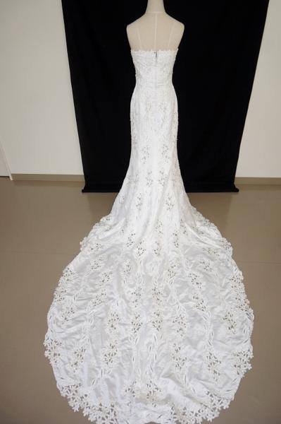 続いて昨日入荷したウェディングドレスの一部 香里奈 上戸彩 神田うの Scena ブライダルワークス Used Wedding Kimono Used Wedding Dress 中古打掛 中古白無垢 中古ウエディングドレス Facebook