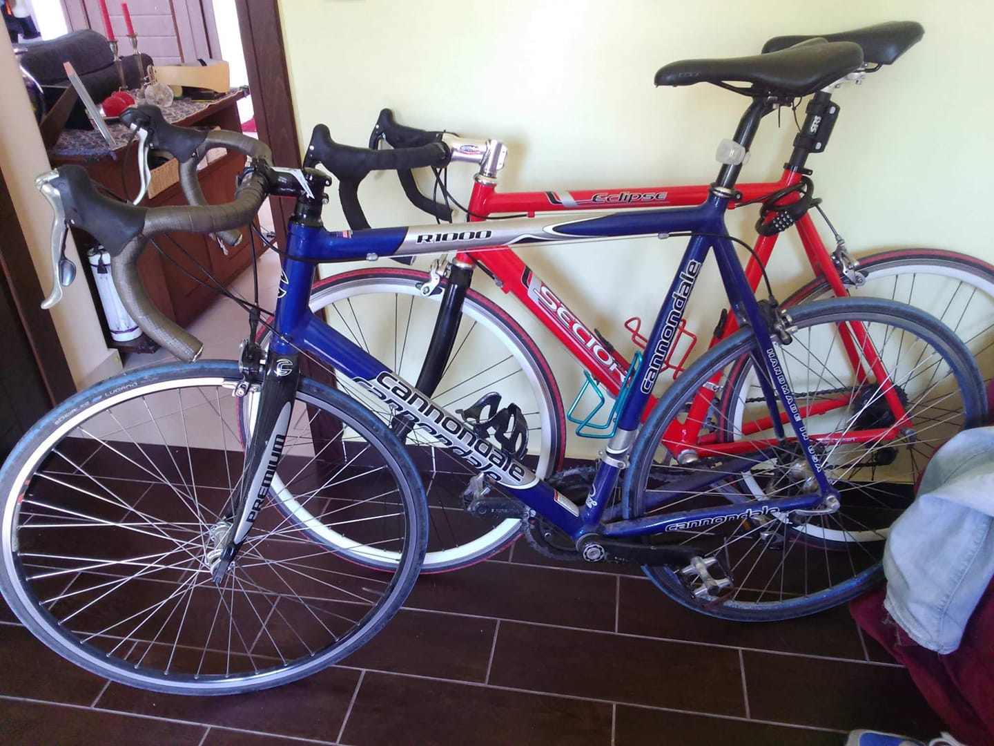 Is the 2003 Cannondale CAAD 7 R1000 frameset worth buying and 