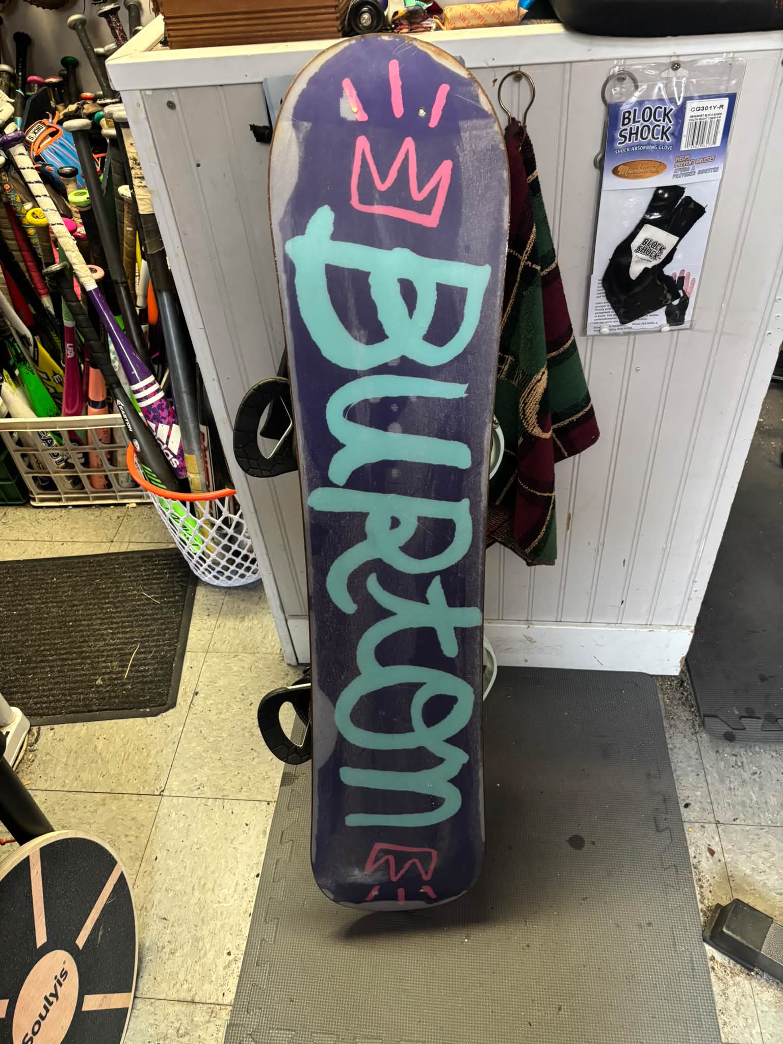 Burton Chicklet 115cm board with bindings! Salomon BOA Boots size 4!