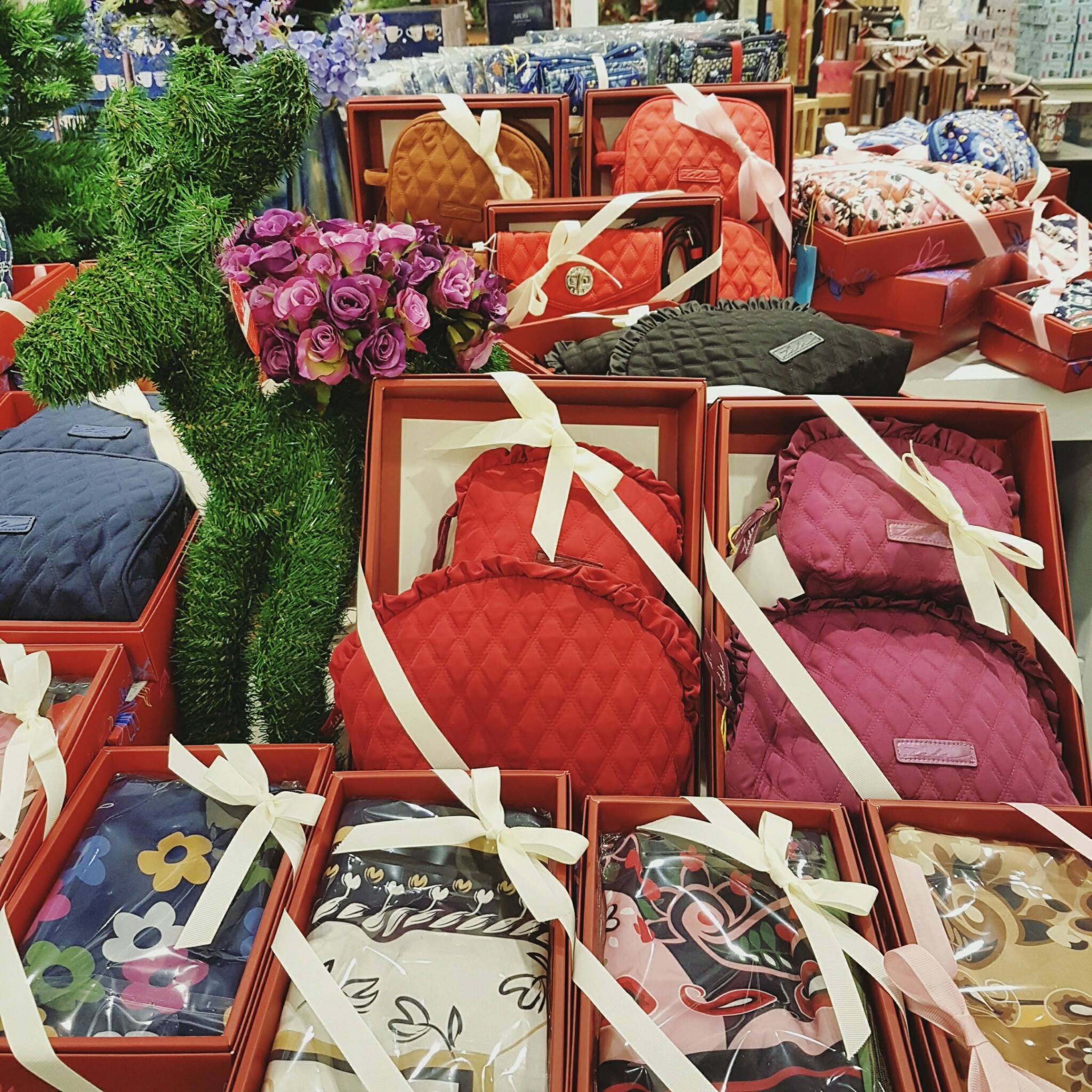 Lada Thailand - Gift Sets from Lada ค่ะ...