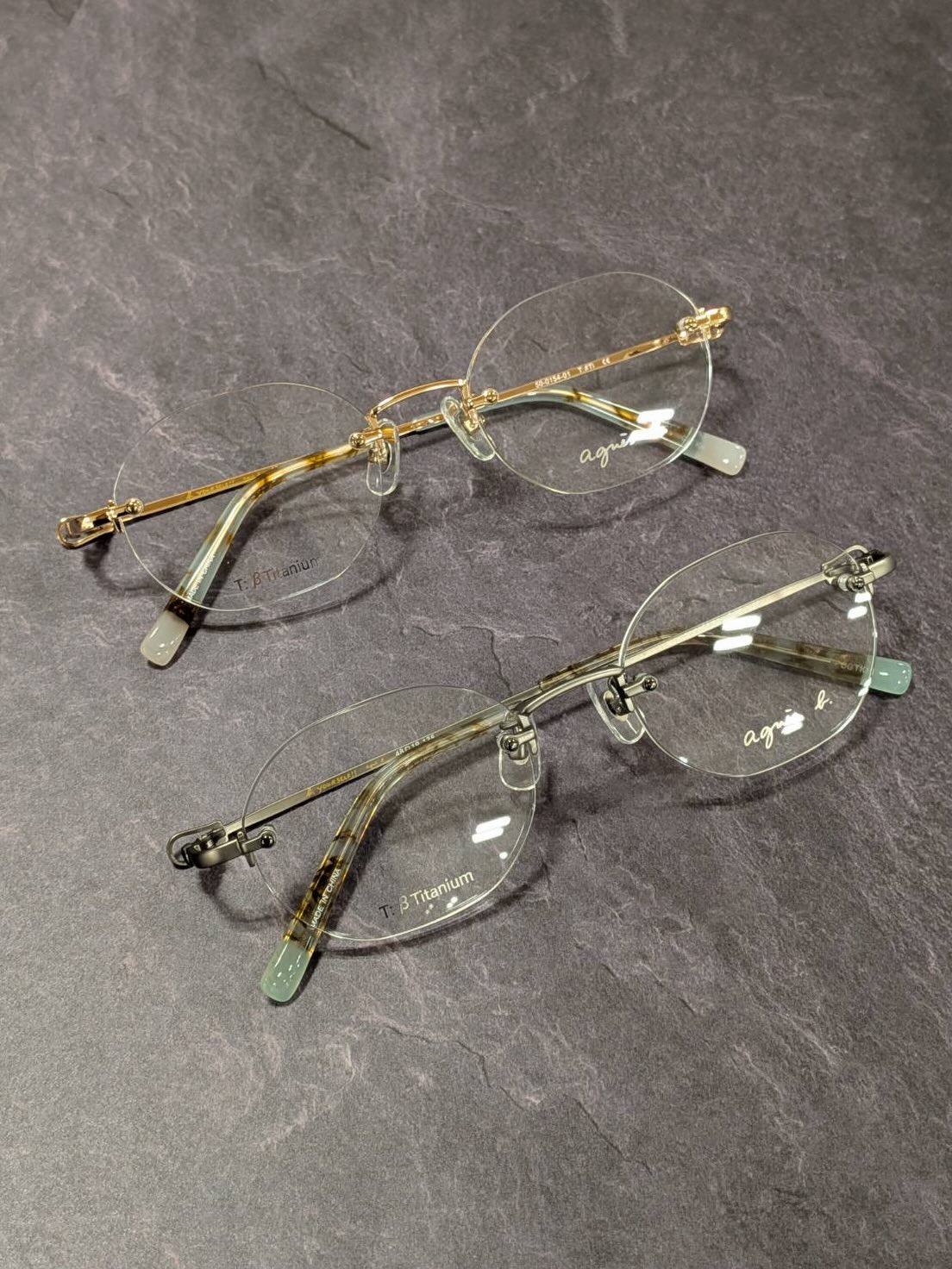 agnès b.のシンプルなリムレスフレーム すっきりとしたシェイプで年代