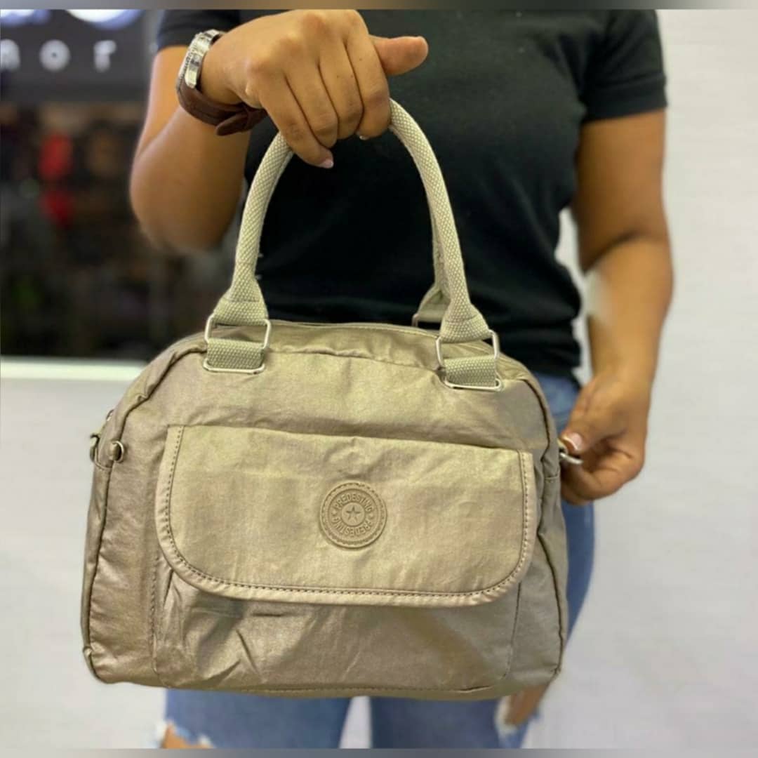 luxurybyjuliana - BOLSO PREDESTING CON TIRA PARA CRUZAR 🤗🙃... | Facebook