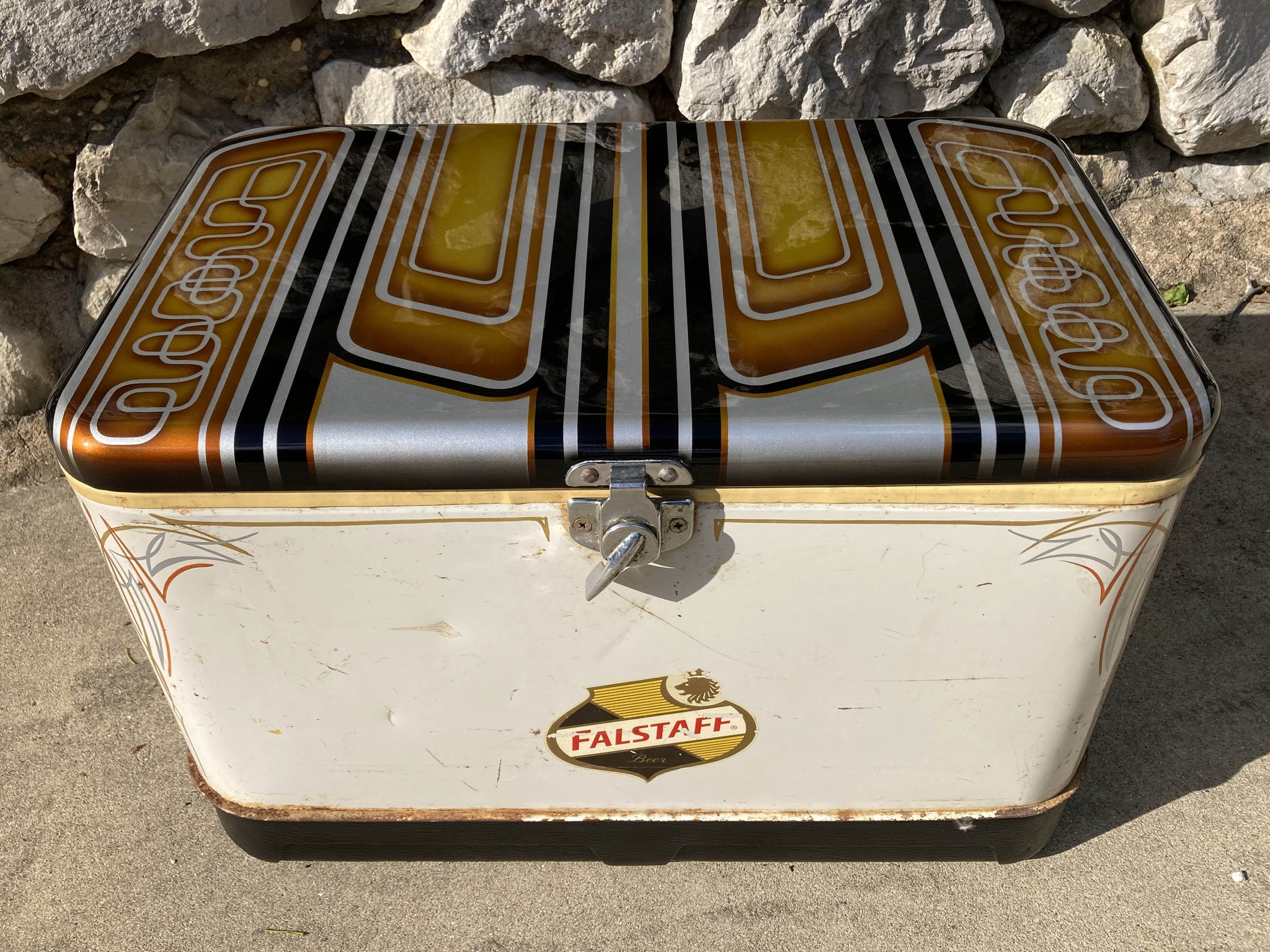 Custom vintage Falstaff cooler paint job with airbrush