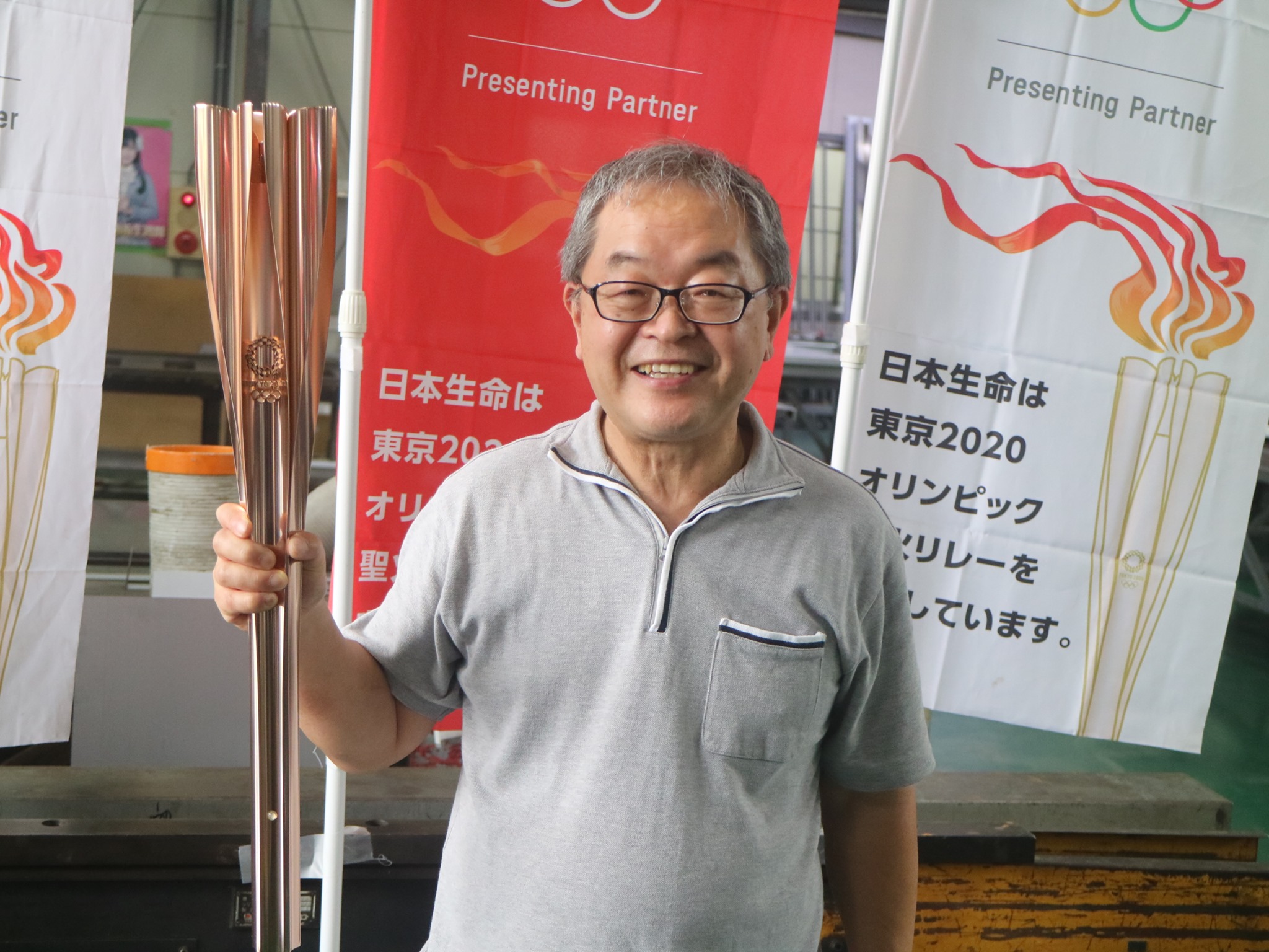 日本生命様が東京オリンピックのトーチを持って来社いただきました