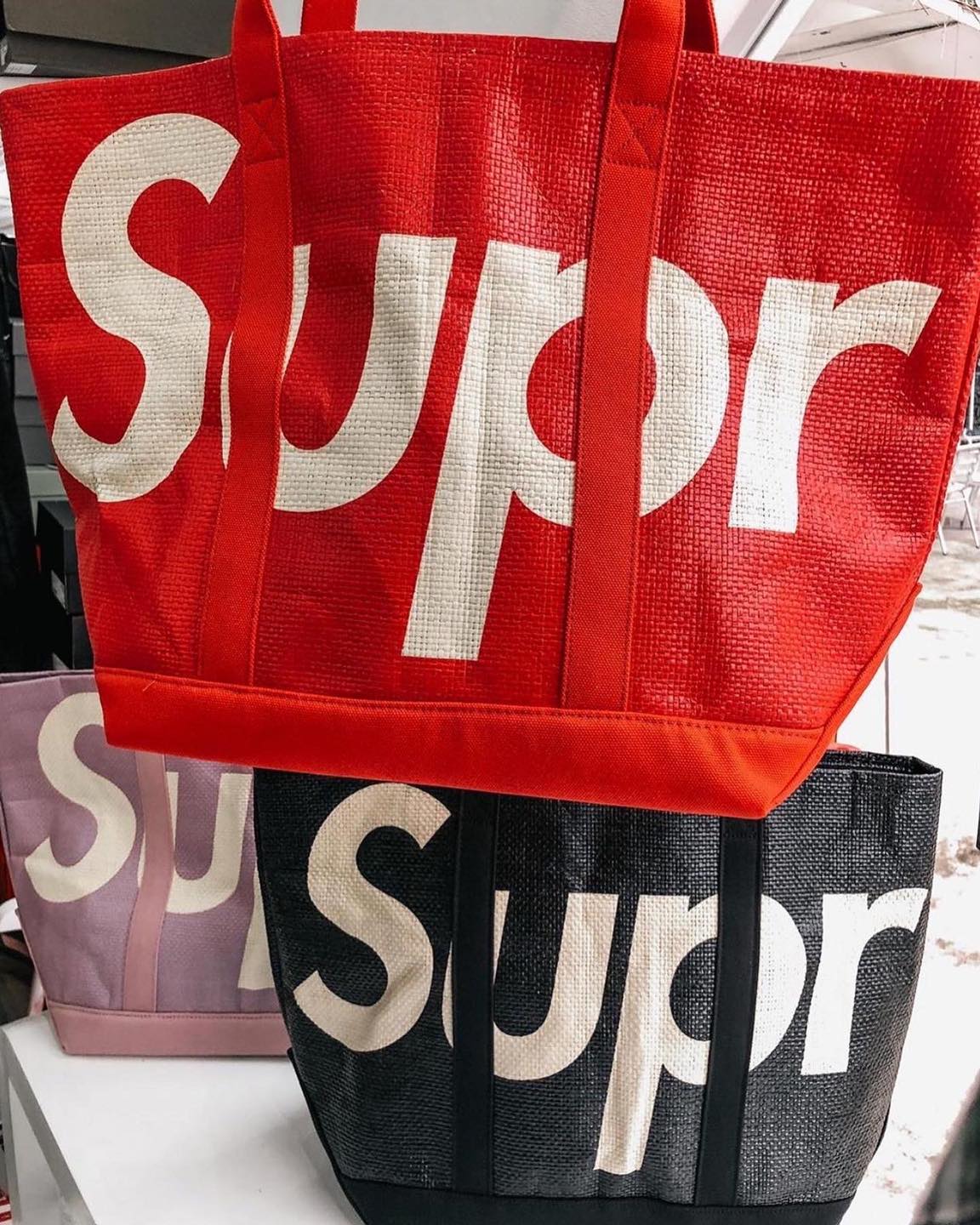 SUPREME TOTE BAG RAFFIA SS20 RED / BLACK / PURPLE 8500-9500 baht