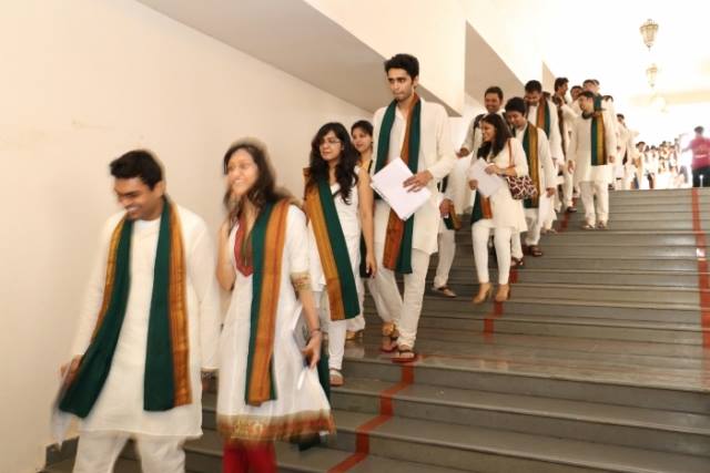 iit graduation dress Correction: *Central institutions, including IITs and IIMs, make switch A new look for convocations🎓 The traditional satin robes and mortarboards are being replaced with Indian handloom fabrics across many Central institutions, following plus-size-evening-dresses-2