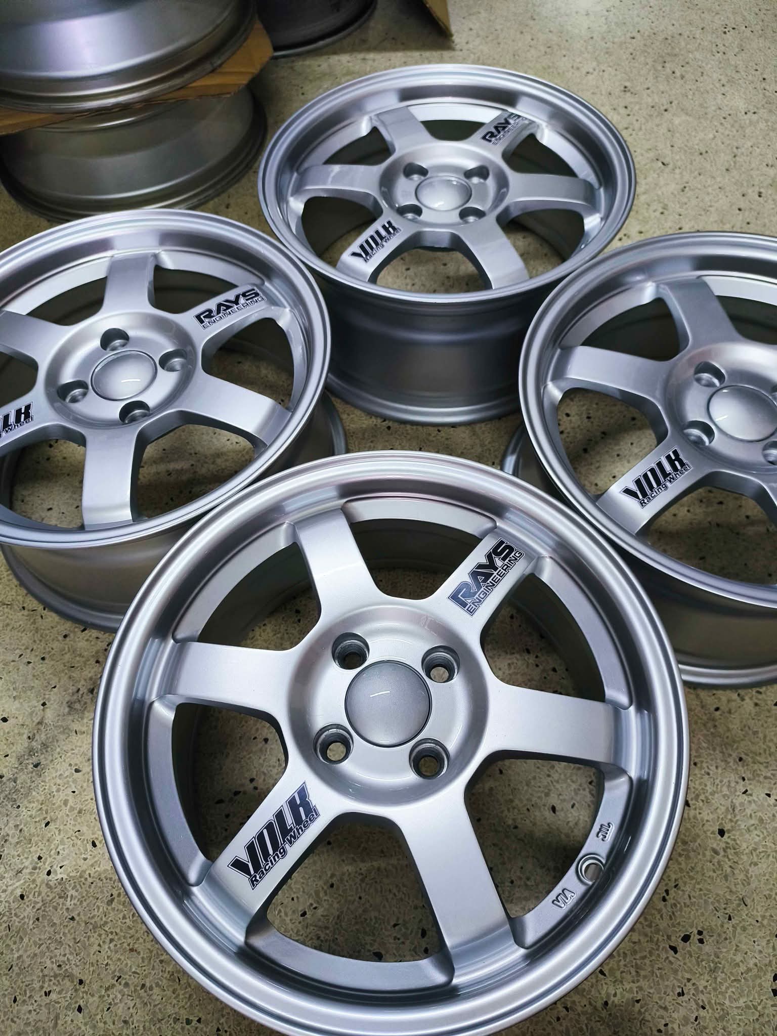 TE37 SILVER 15 INCH 7JJ ET35 PCD100 4 HOLE LIKE NEW CONDITION 