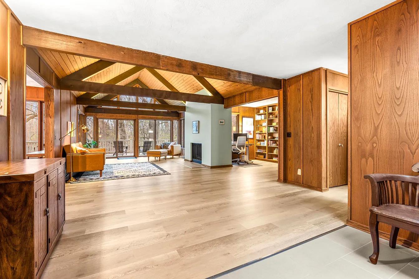 Midcentury home for sale in Battle Creek, Michigan