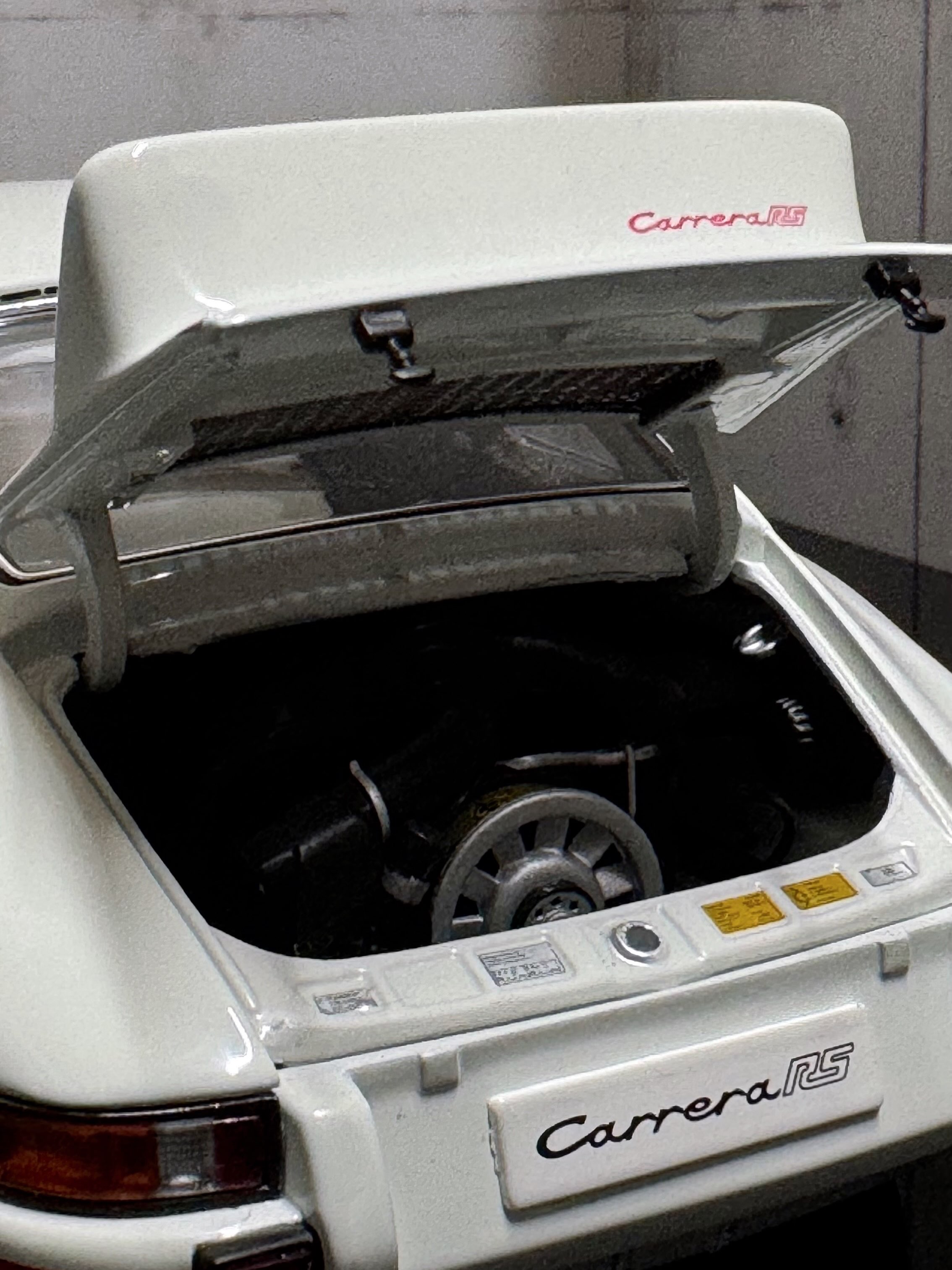 PORSCHE 911 Carrera RS 2.7 1973 White/Red Stripes 1/18Autoart