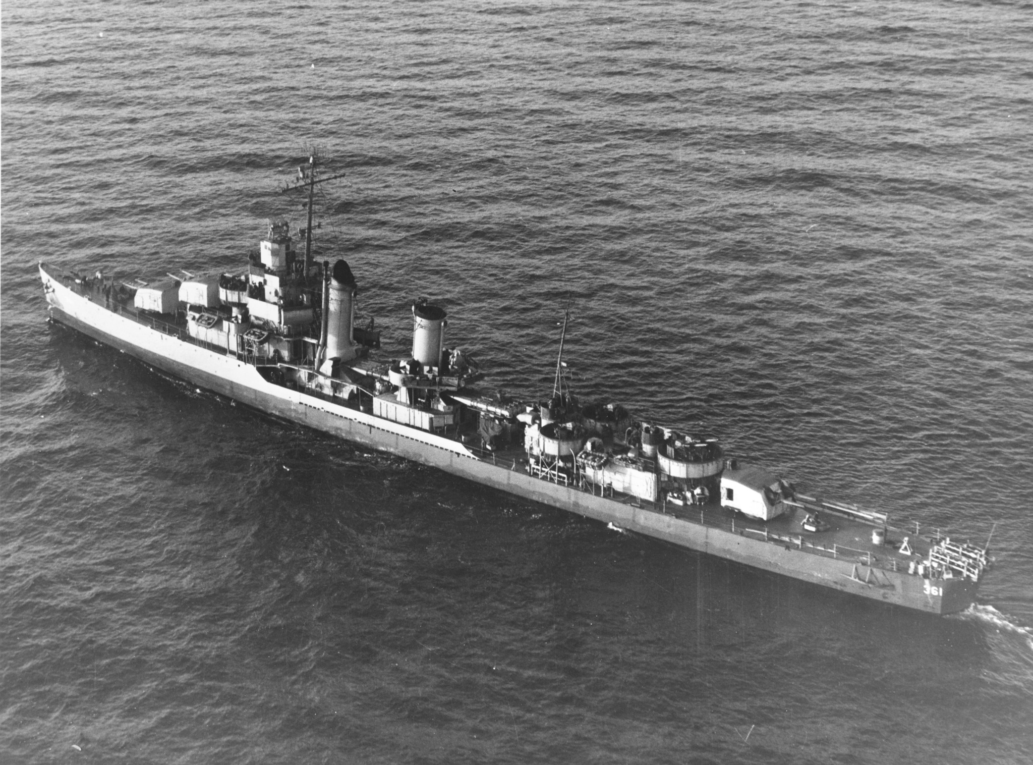 The Porter class destroyer USS Clark (DD-361) underway off the U.S ...