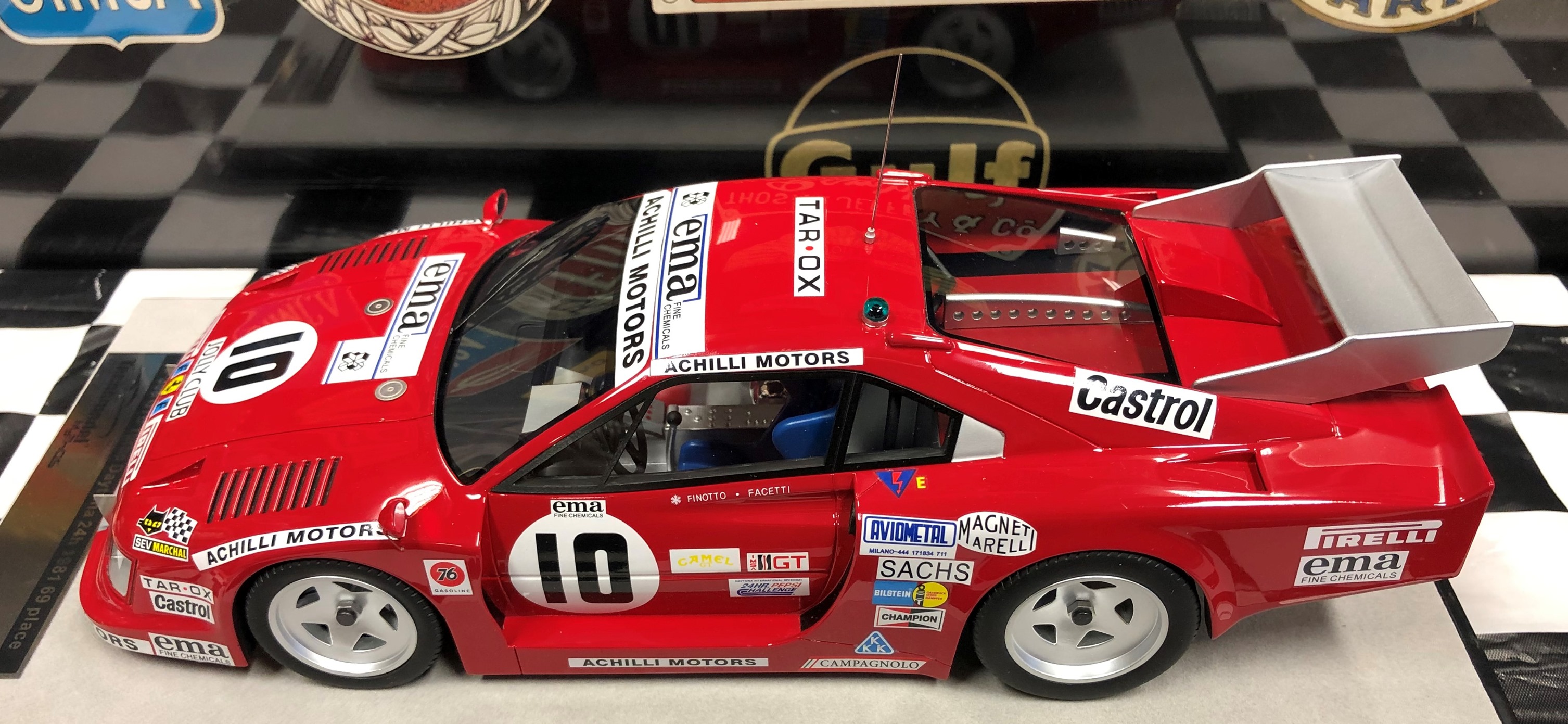 1975 - Ferrari 308 GTB ('75 Paris Saloon) 3.0 litre V8 1:18 Kyosho