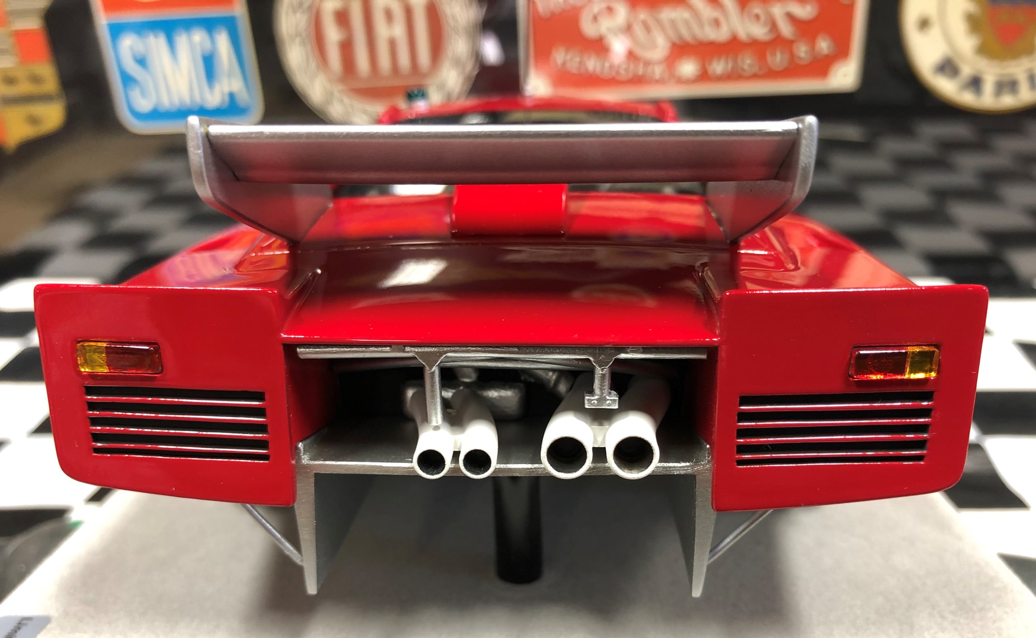 1975 - Ferrari 308 GTB ('75 Paris Saloon) 3.0 litre V8 1:18 Kyosho