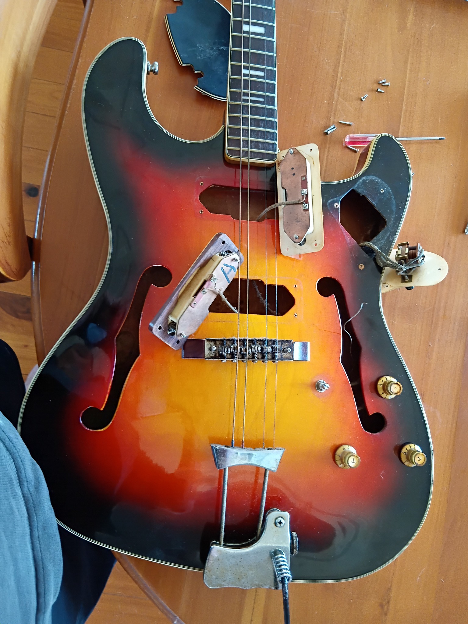 Guyatone LG-170T（1967）です。 当時、Guyatoneは売れに売れ生産が