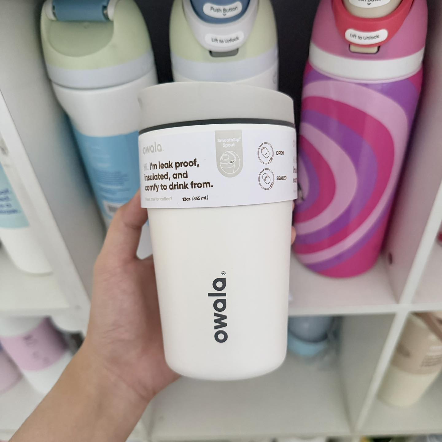 Owala kid Size 12oz / 355ml 🩵 Still in stock 🛍️🛍️ Price : 8