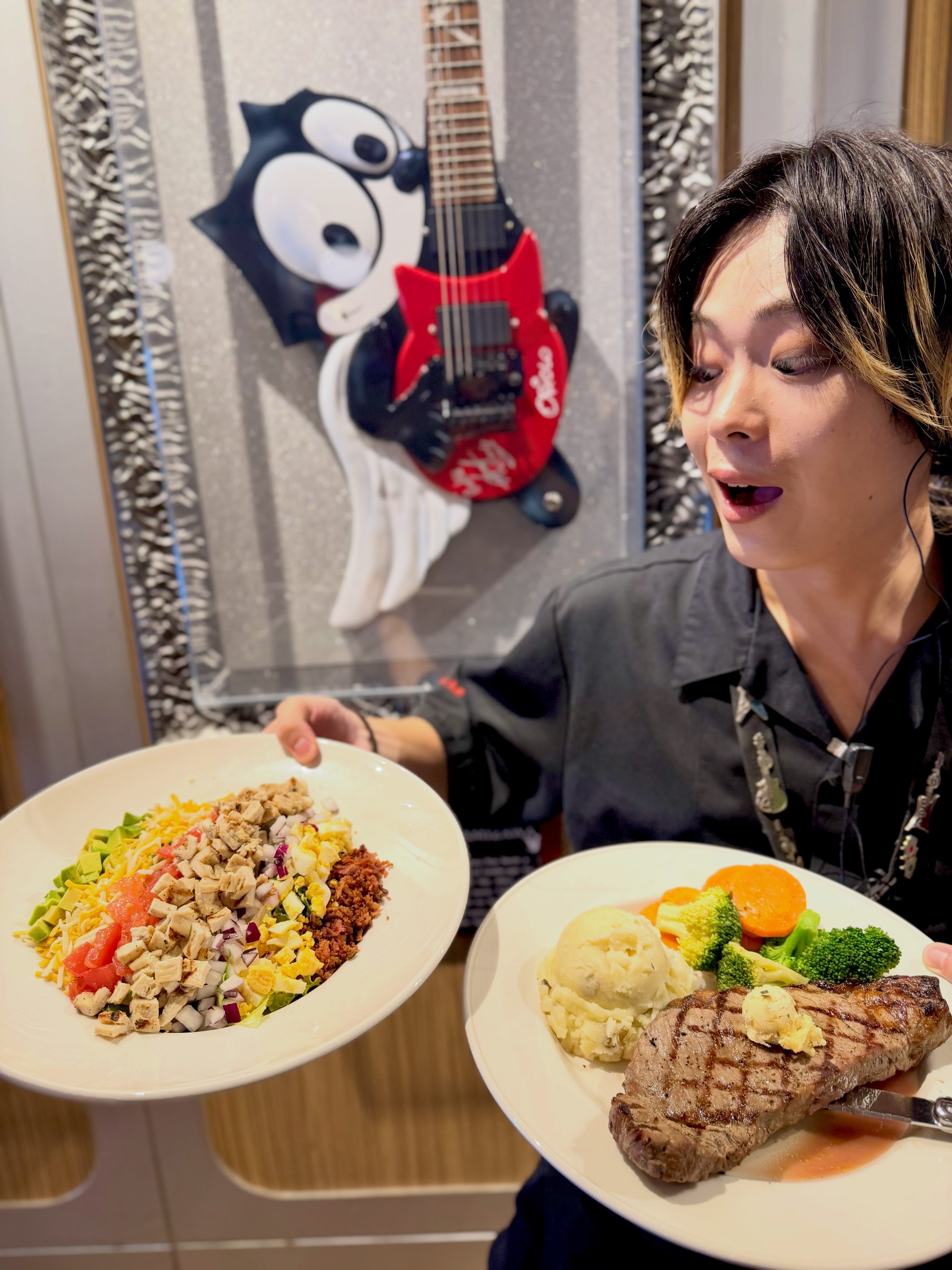 ハードロックカフェ - Hi Rockers! 2店舗目は、中国・上海！ 赤煉瓦の