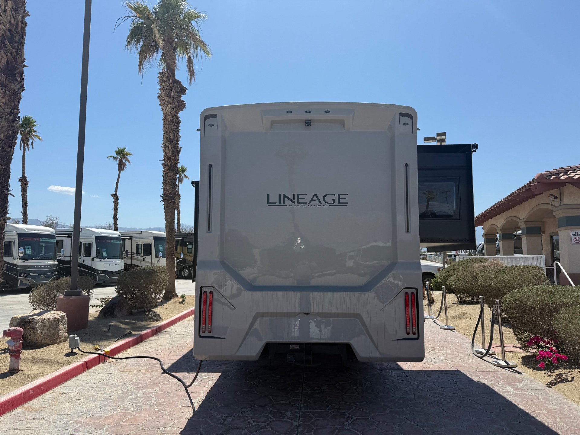 2026 Lineage 31zw 4wd off road sus - Commercial Trucks - Palm Desert ...