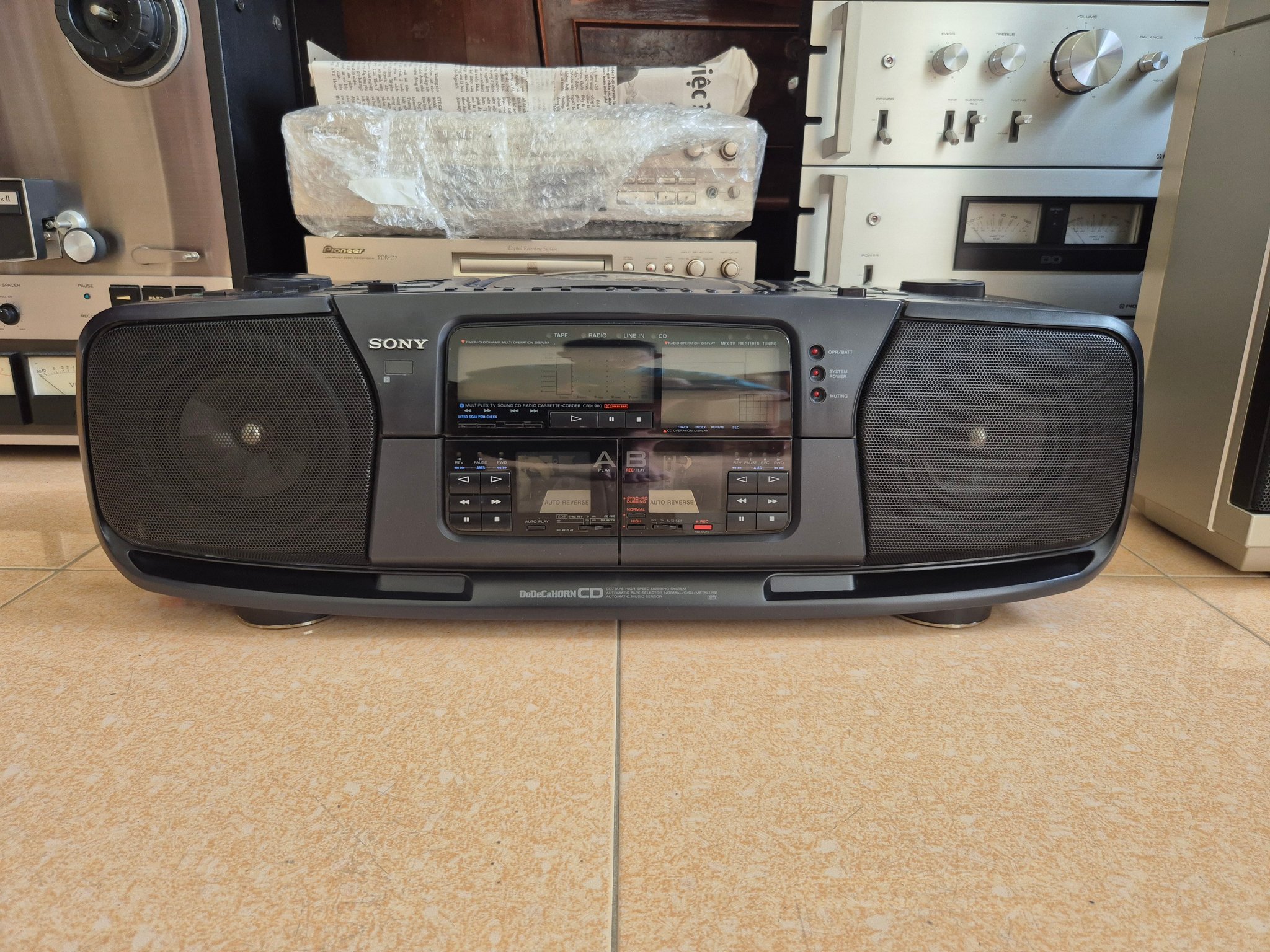 Sony CFD-900