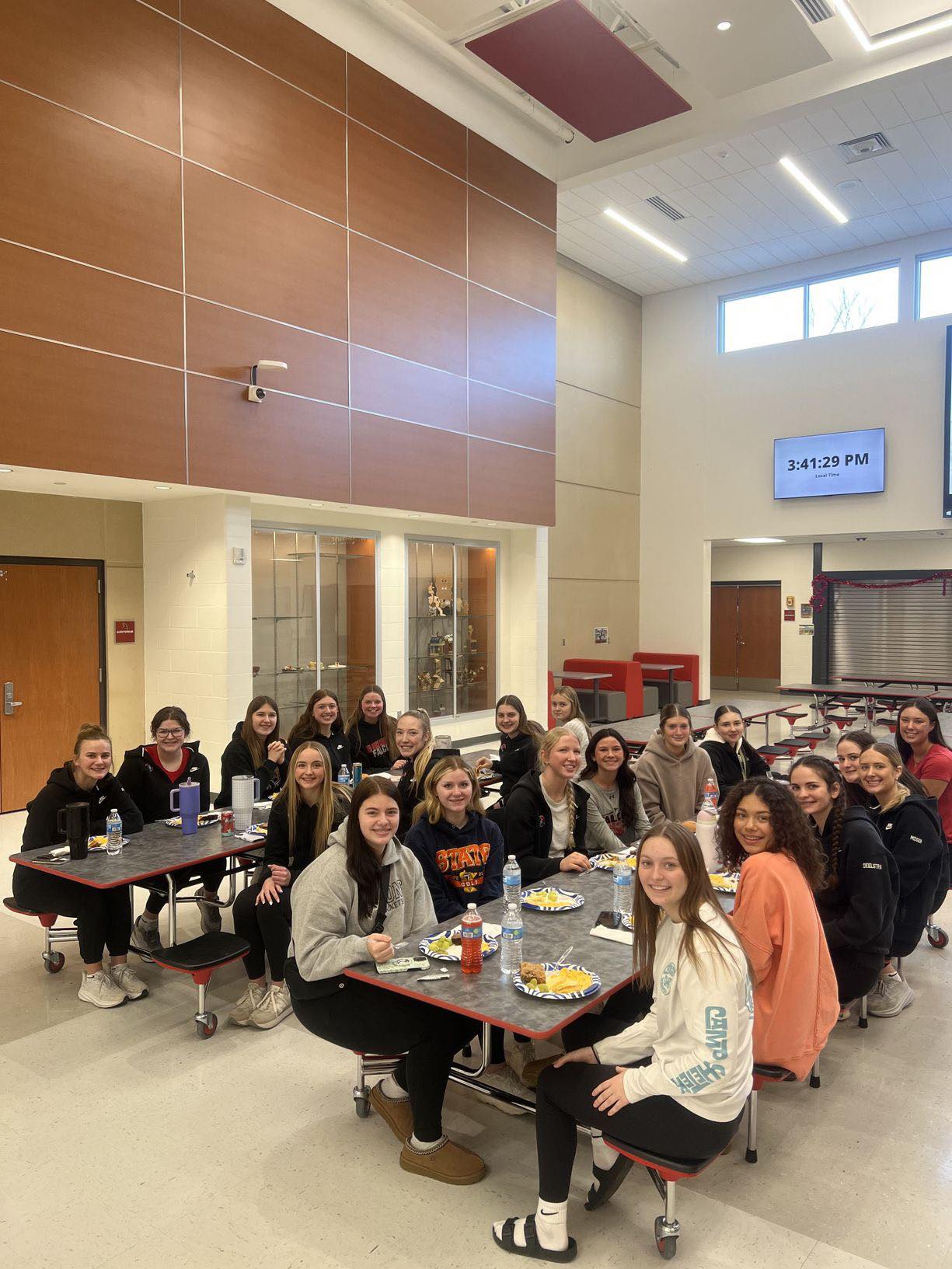 RRC - Yesterday’s pre game meal with the HBC crew! 😎 | Facebook