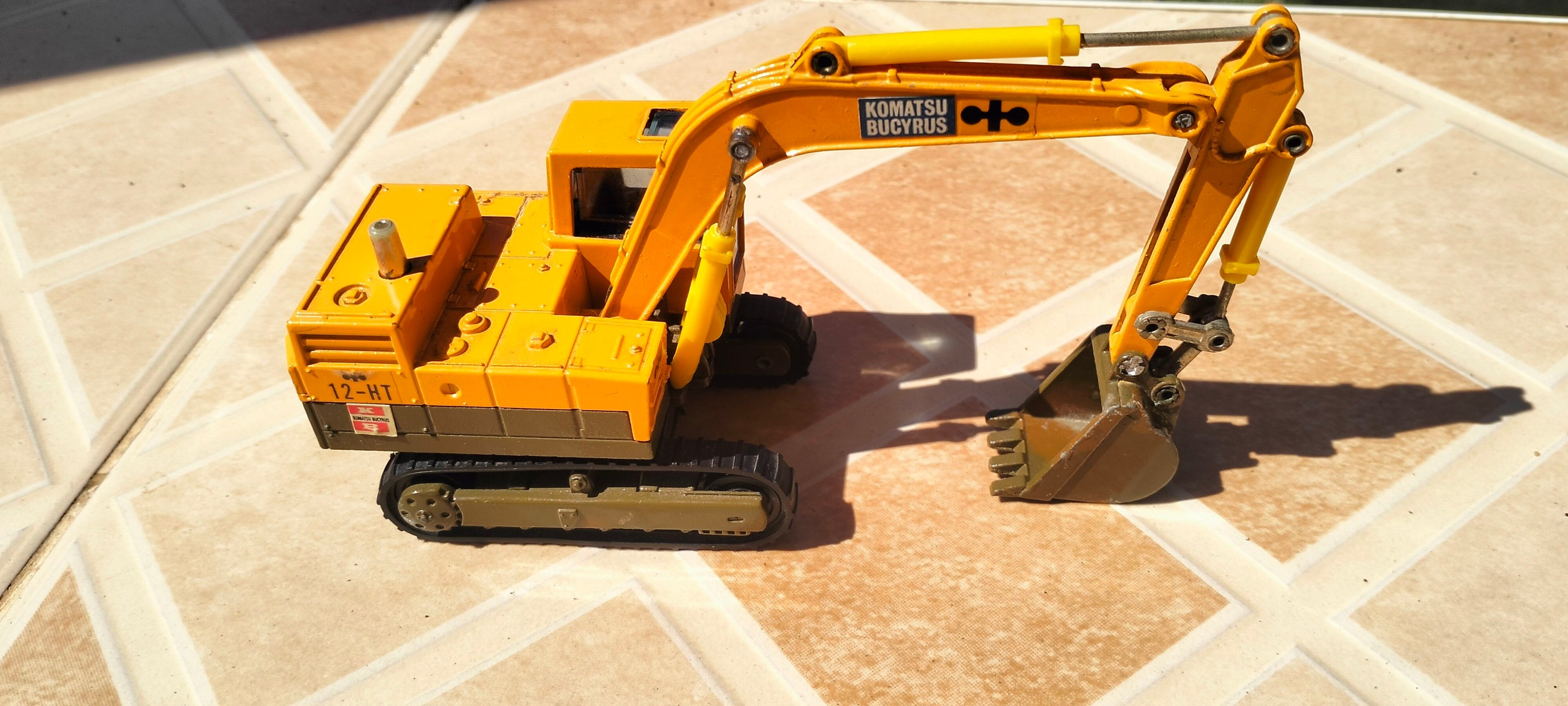 The TB260 TAKEUCHI excavator. 1:35 scale.