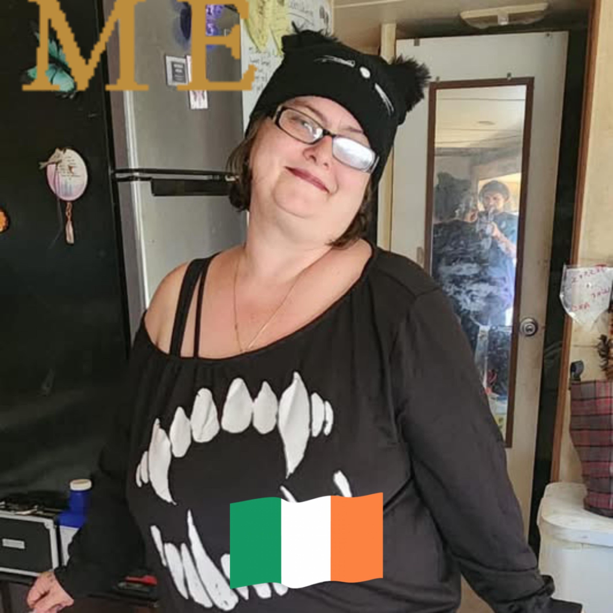 New career unlocked: feline therapist. 🐱🛋️ The cat came in with trust ...