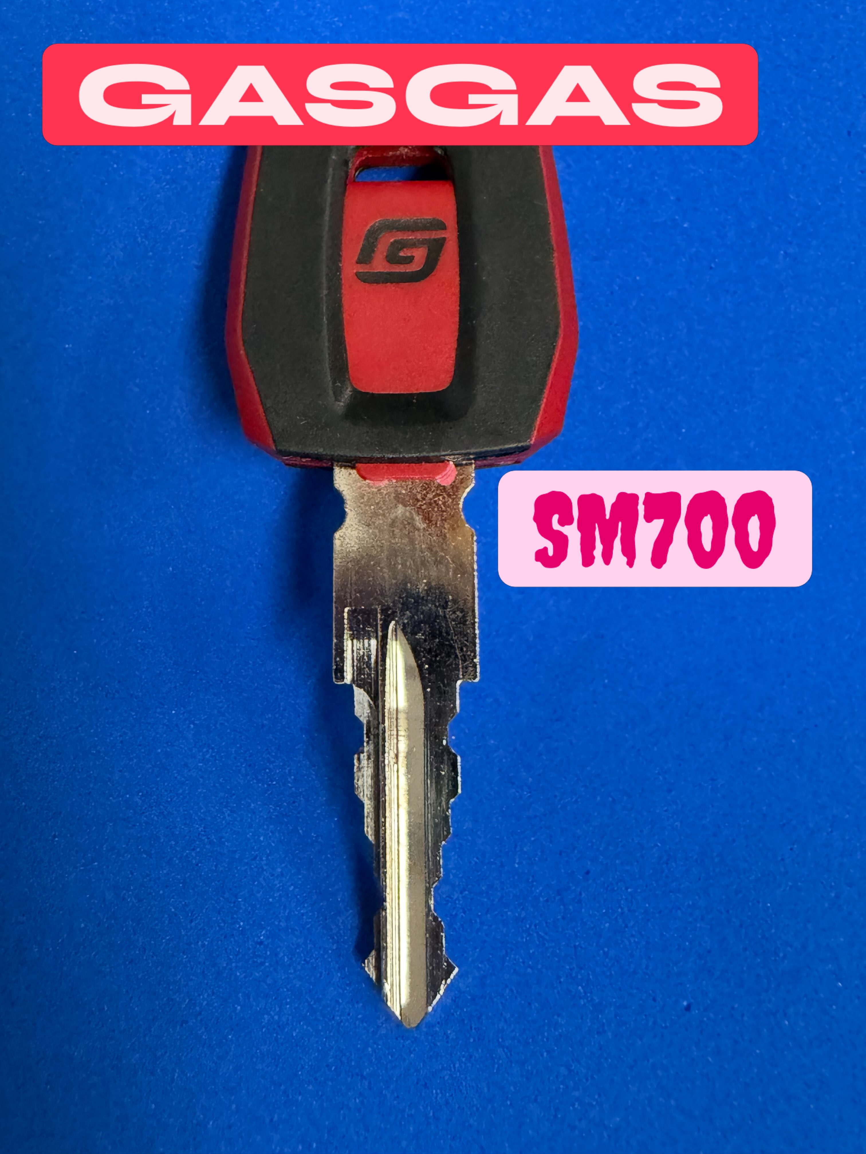 フェラーリ テスタロッサ スペアキー作製！ 社外品ですがキーコピー