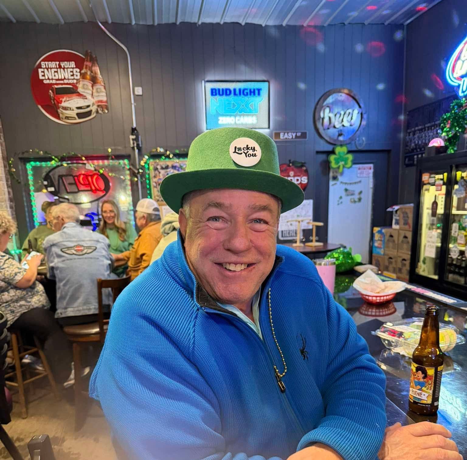 ラッキーバー 2点 Lucky's Pub
