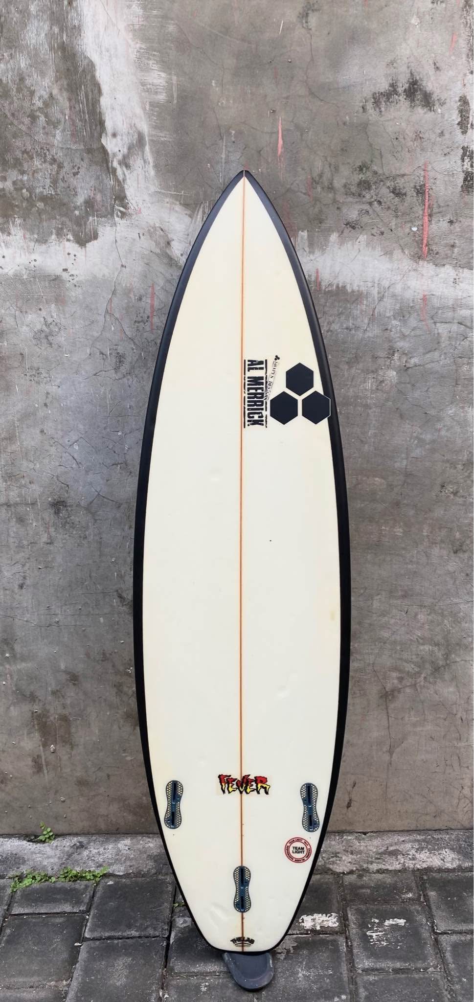 AL MERRICK “FEVER” SURFBOARD SIZE: 5,10- 18 3/4- 2 3/8 volume 27.3 