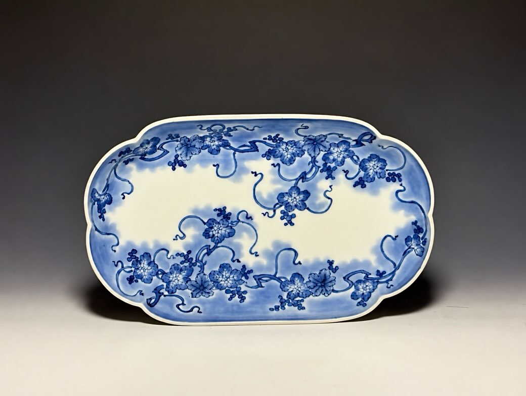 色絵唐花文布袋形香炉 年代：1660〜1690年代 サイズ：長径11.5 × 短径