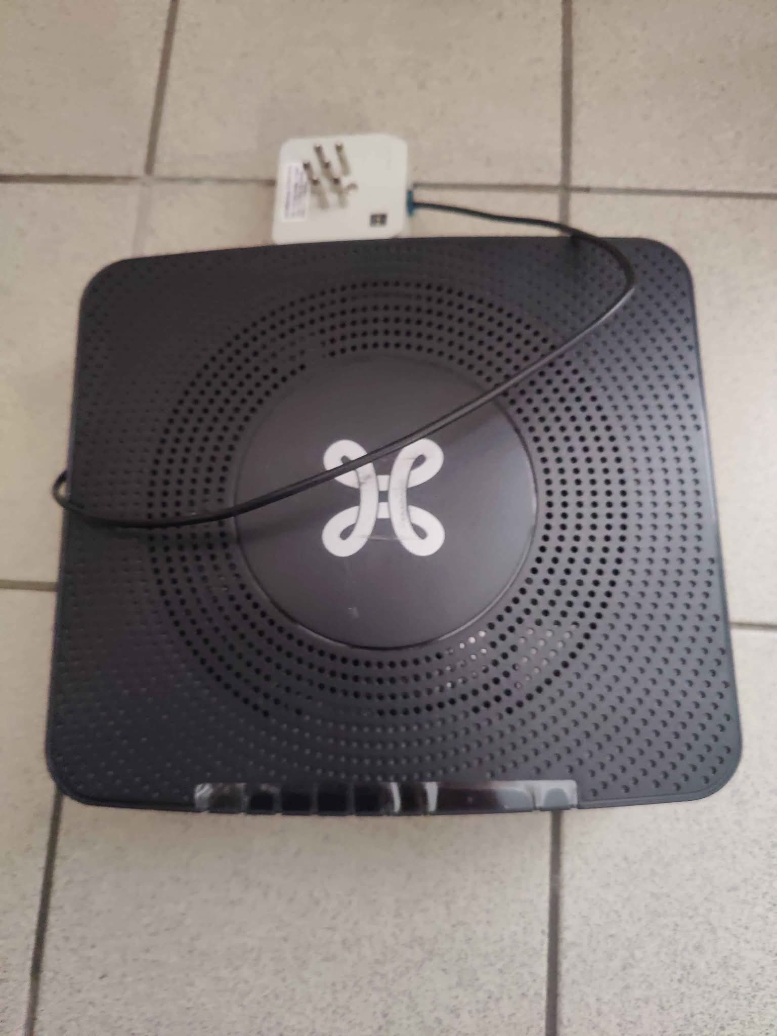 Décodeur Proximus B-BOX3V + Routeur Modem Internet - Modems - Molenbeek ...