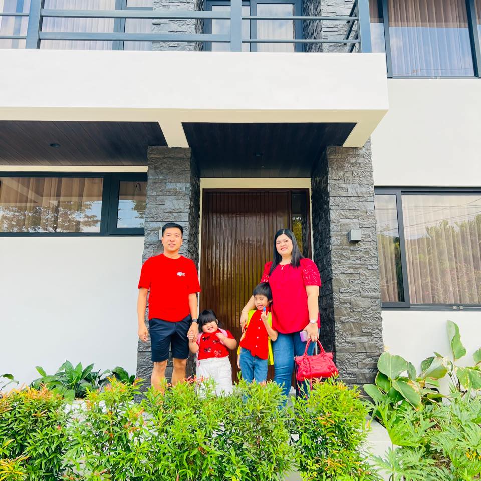 Philippine - Members of 