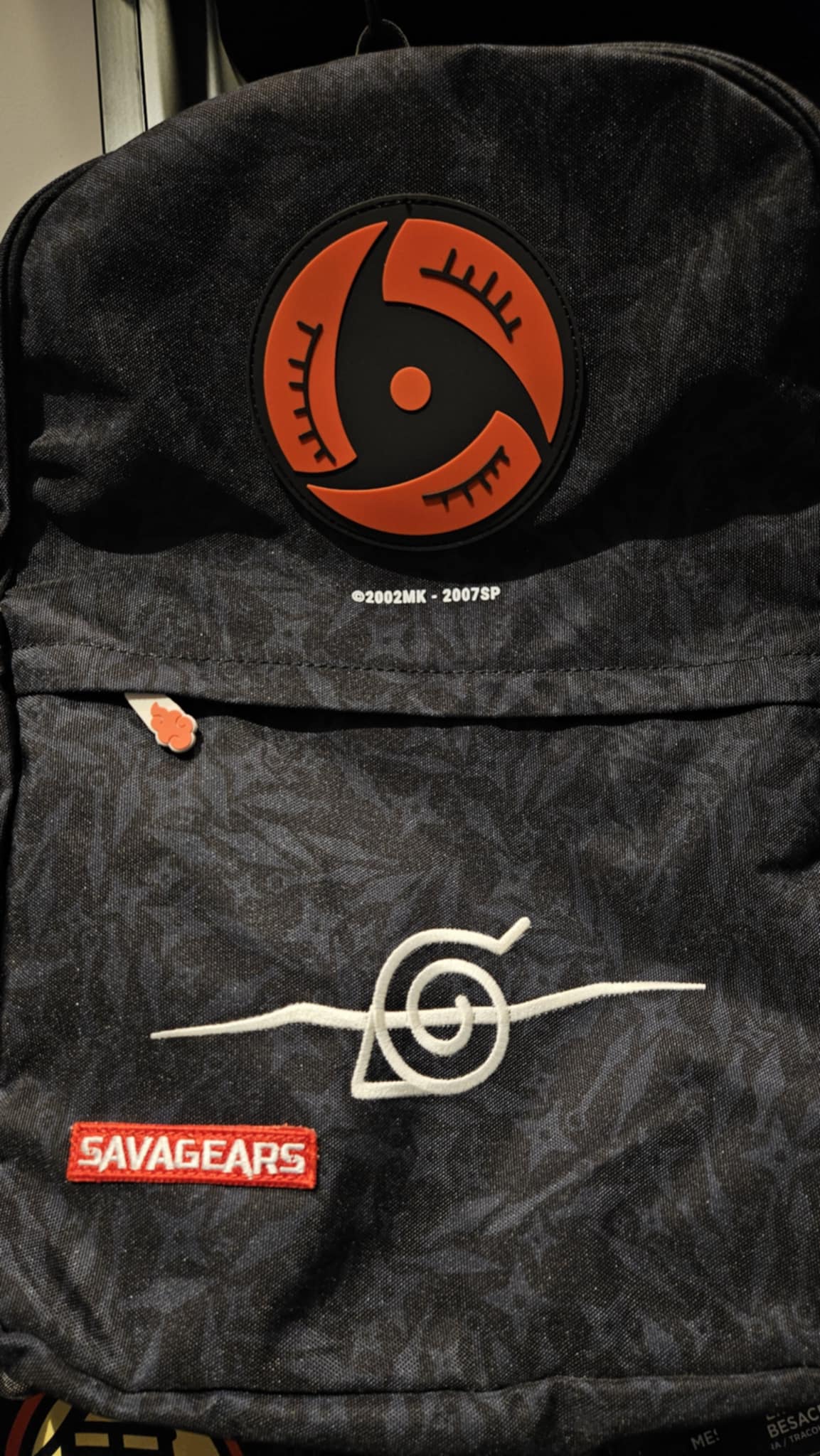 itachi backpack mini Bioworld Naruto Akatsuki Sasuke Red Cloud Anti Leaf Faux Saffiano Leather Bag HIGHLIGHTS Crafted from 900D Oxford fabric New school Mini itachi Backpack small black