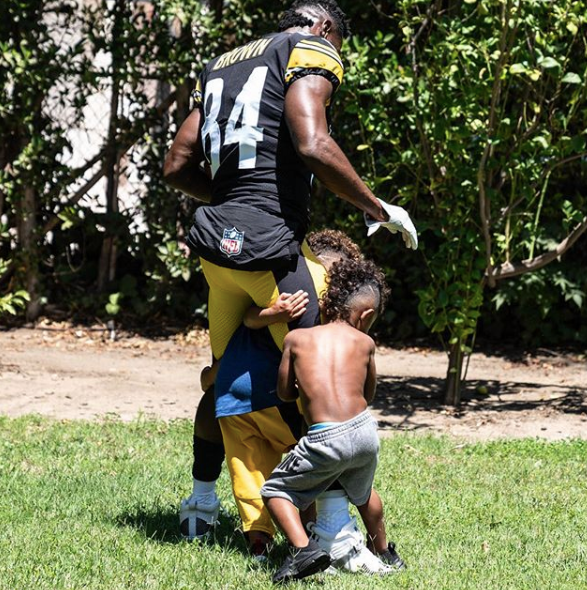 antonio brown backpack kid Sprayground Special Ops V2 Angled Shark Limited Antonio Brown's Son: Rising Star