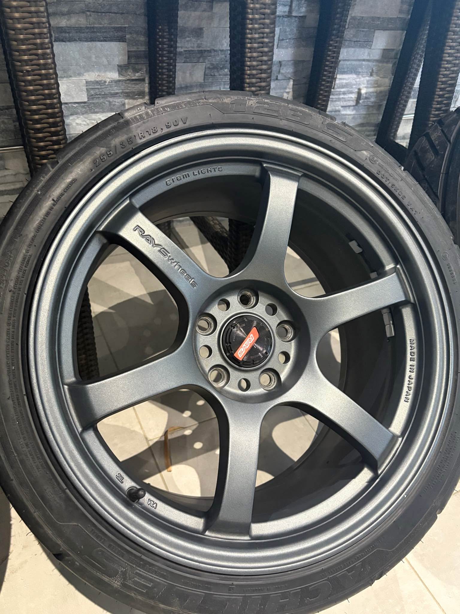 Rays Gramlights 5x114 18x9.5 35+ con gomas Achiles 255/35r18 pista y ...