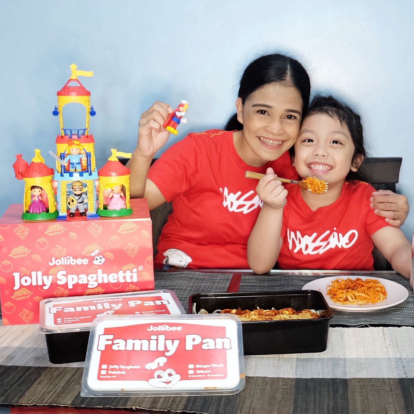 Hetty brings you awesome cheers inside the Jollibee Fun House! Get
