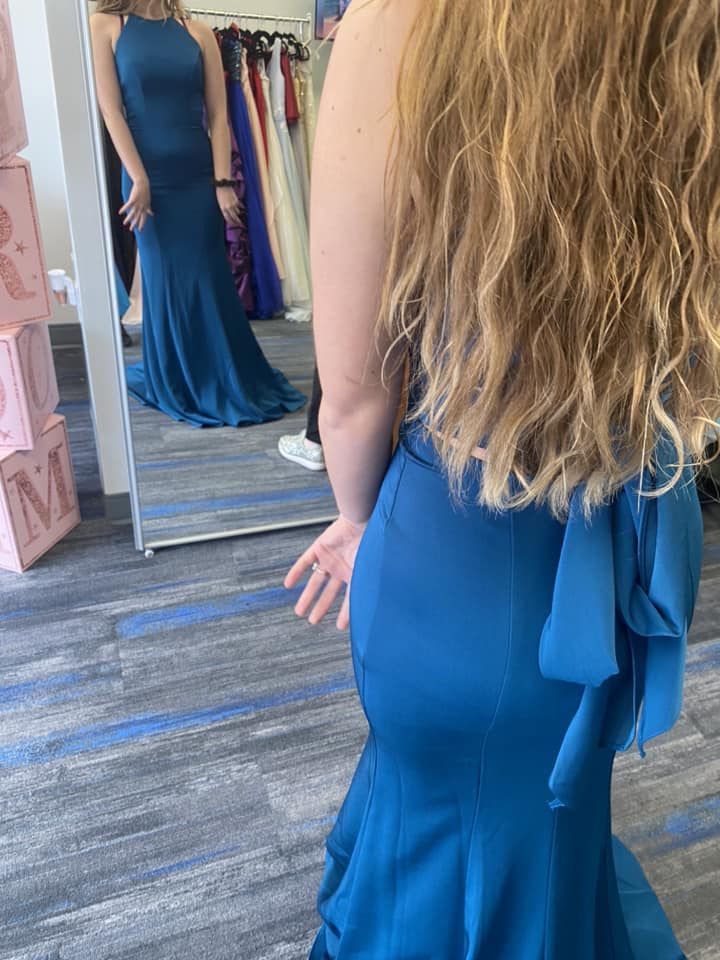 Redding Fashion Alliance is proud to bring you a collection of previously worn formal and prom gowns and cocktail dresses, all priced far below retail. Alterations can be scheduled with RFA designers
