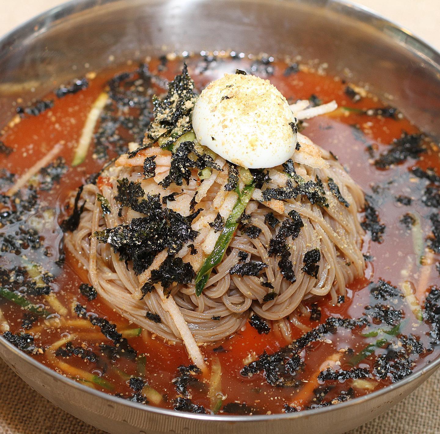 철마연밥 - 제면 전문가님께 전수받은 철마연밥 막국수! 상콤달콤하니 저희집 돼지갈비, 떡갈비와 잘... | Facebook