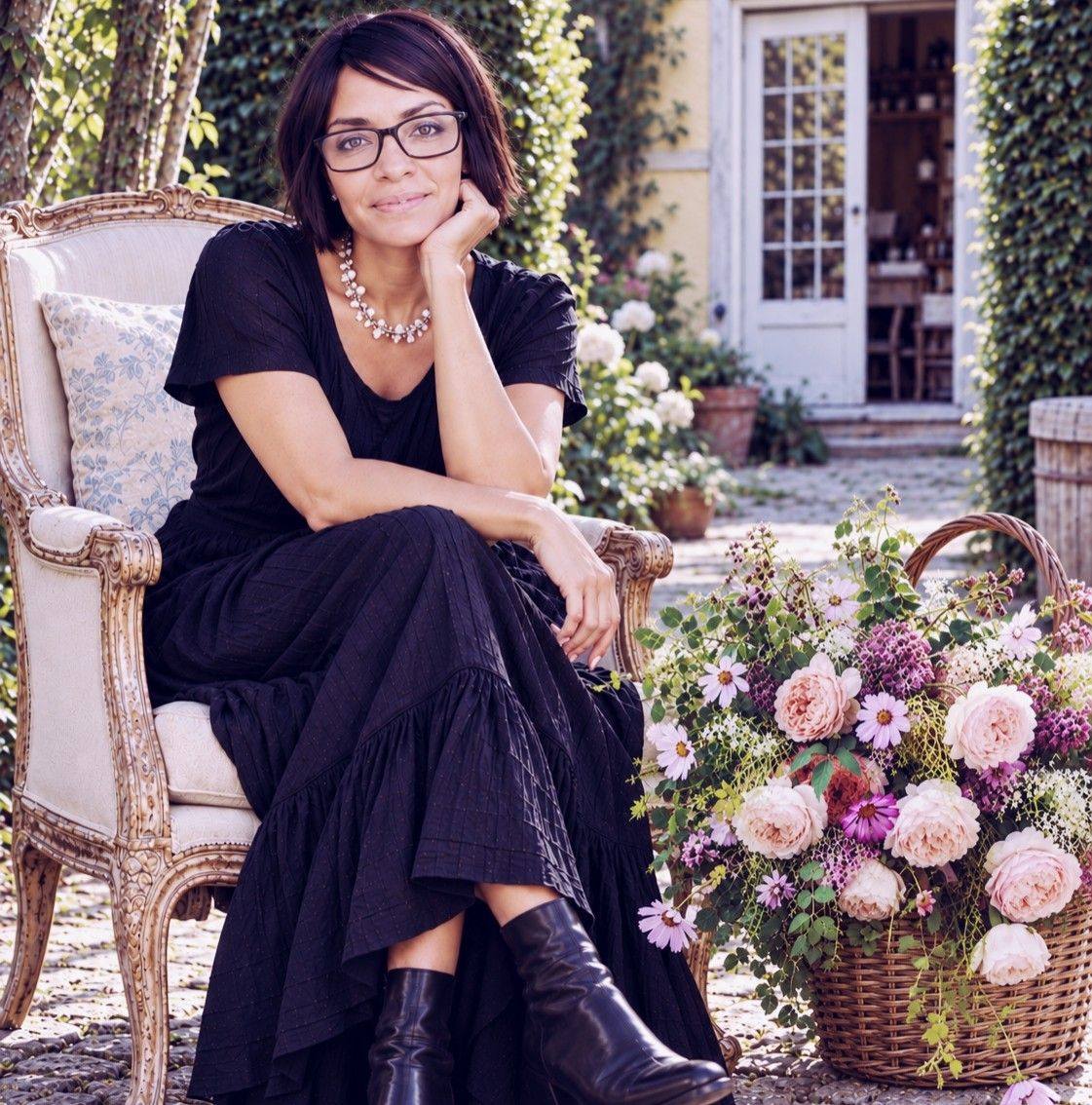 You've admired beautiful bouquets. Now imagine knowing how to make them ...