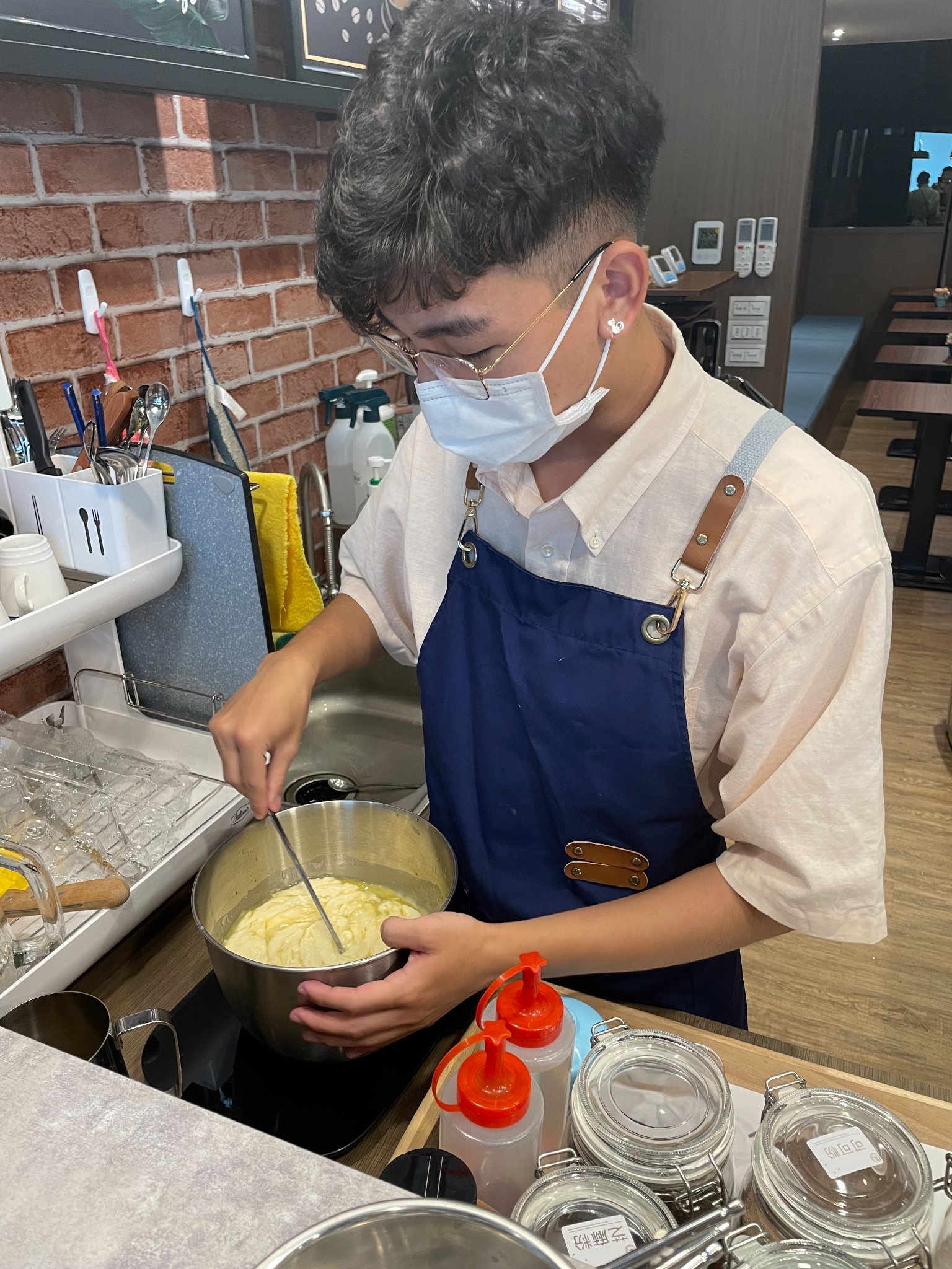 心流逸境教育平台ComFlow - 最讓人垂涎欲滴的手做鬆餅 差點以為我們是鬆餅專賣店 因為每個客人都最喜歡點鬆餅 從源頭的麵粉、牛奶、奶油 ...